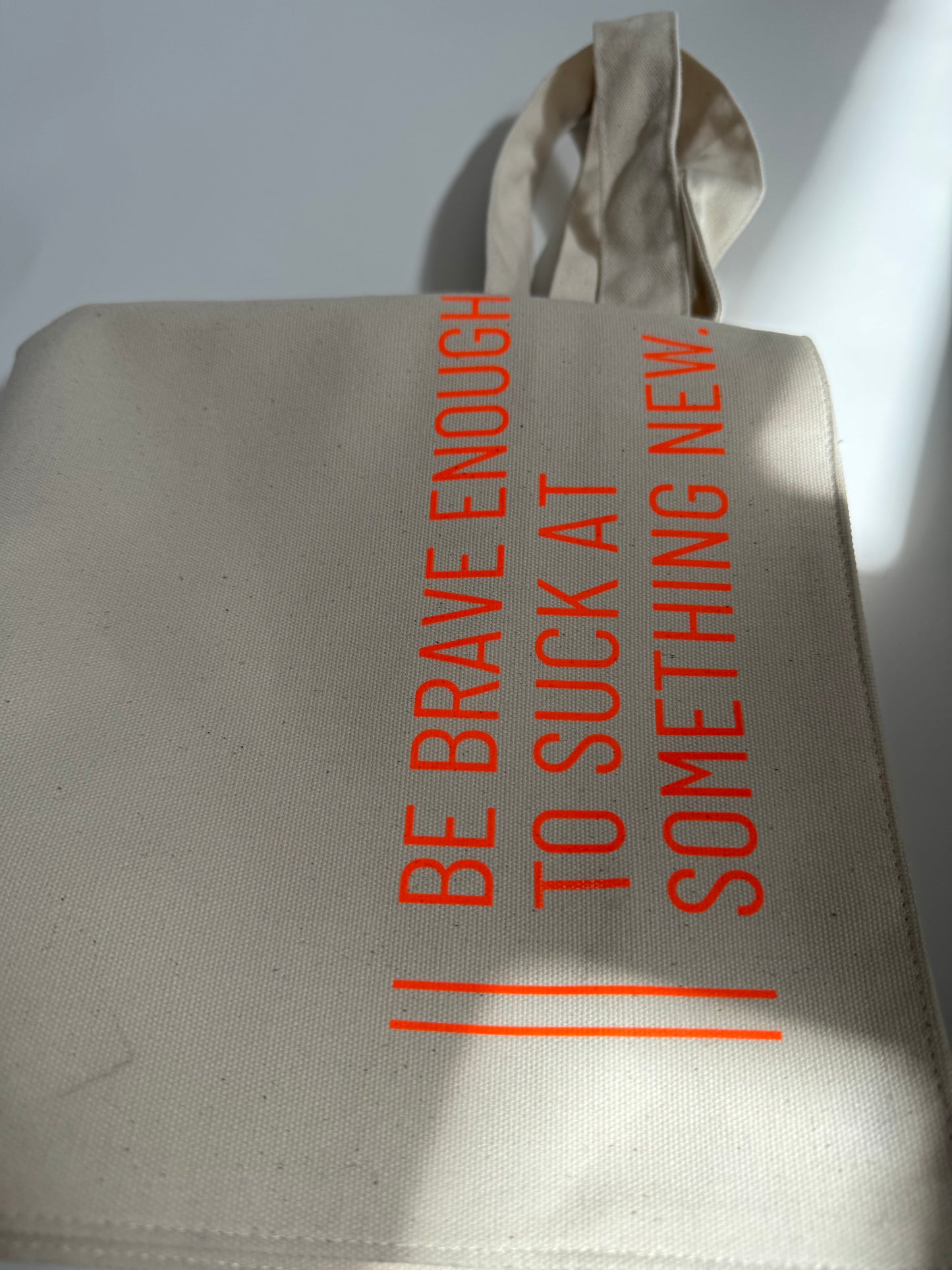 Einkaufstasche 'Be brave enough...' Natural / Neon Orange