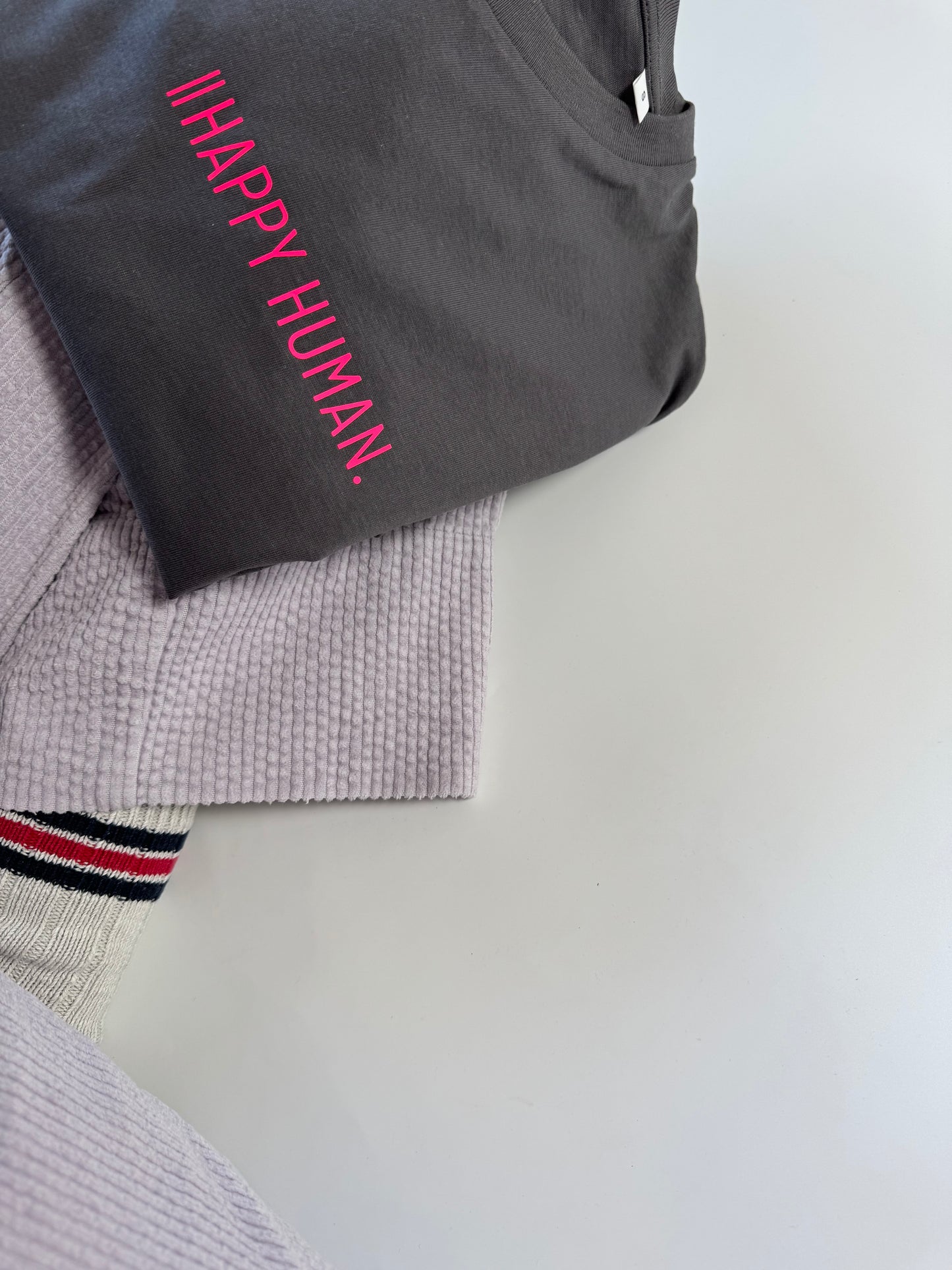 T-Shirt Unisex, ‚Happy Human‘: Anthrazit/ Neon Pink
