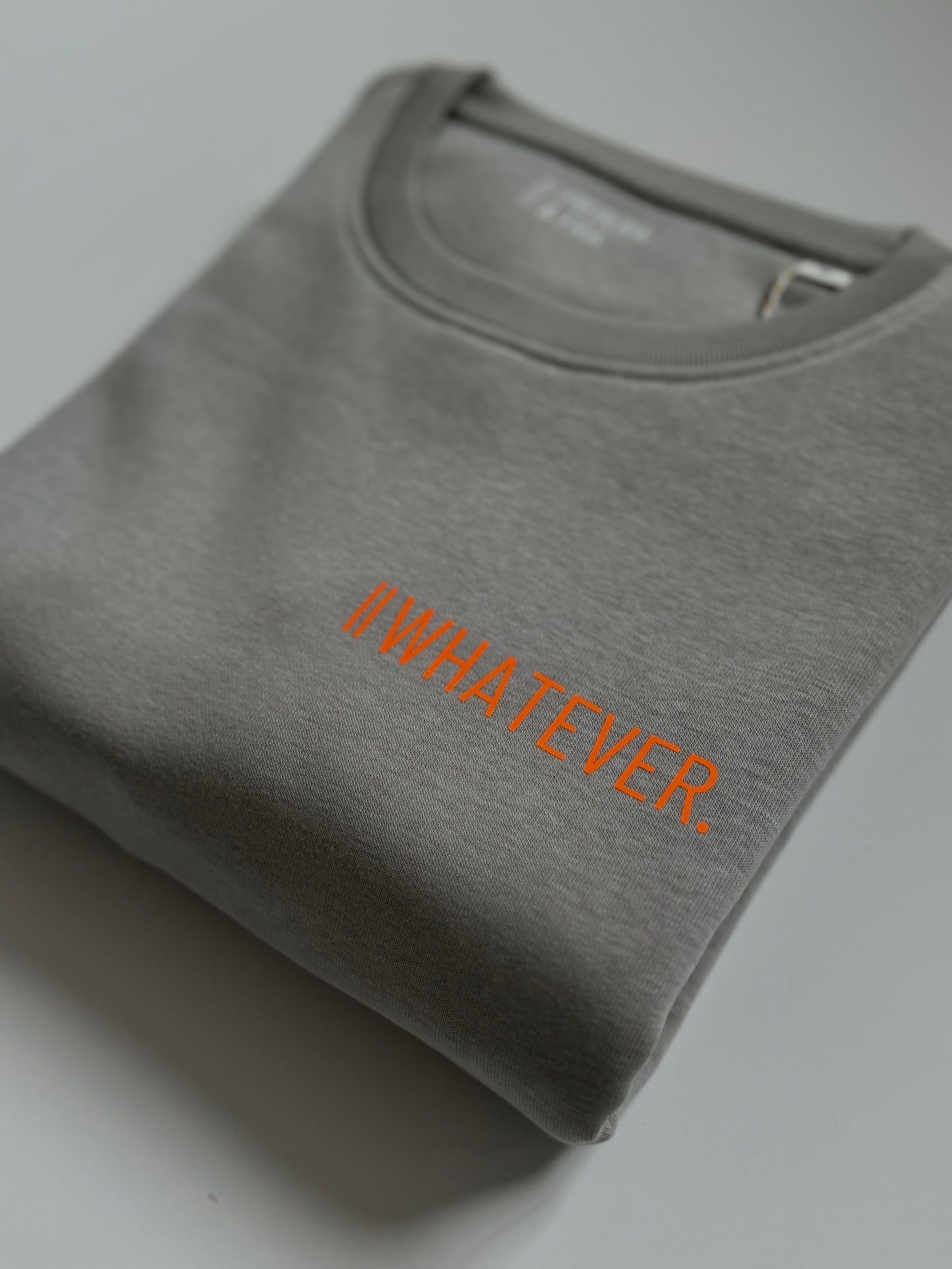 Sweatshirt Unisex 'Whatever.': Opal Grau / Neon Orange