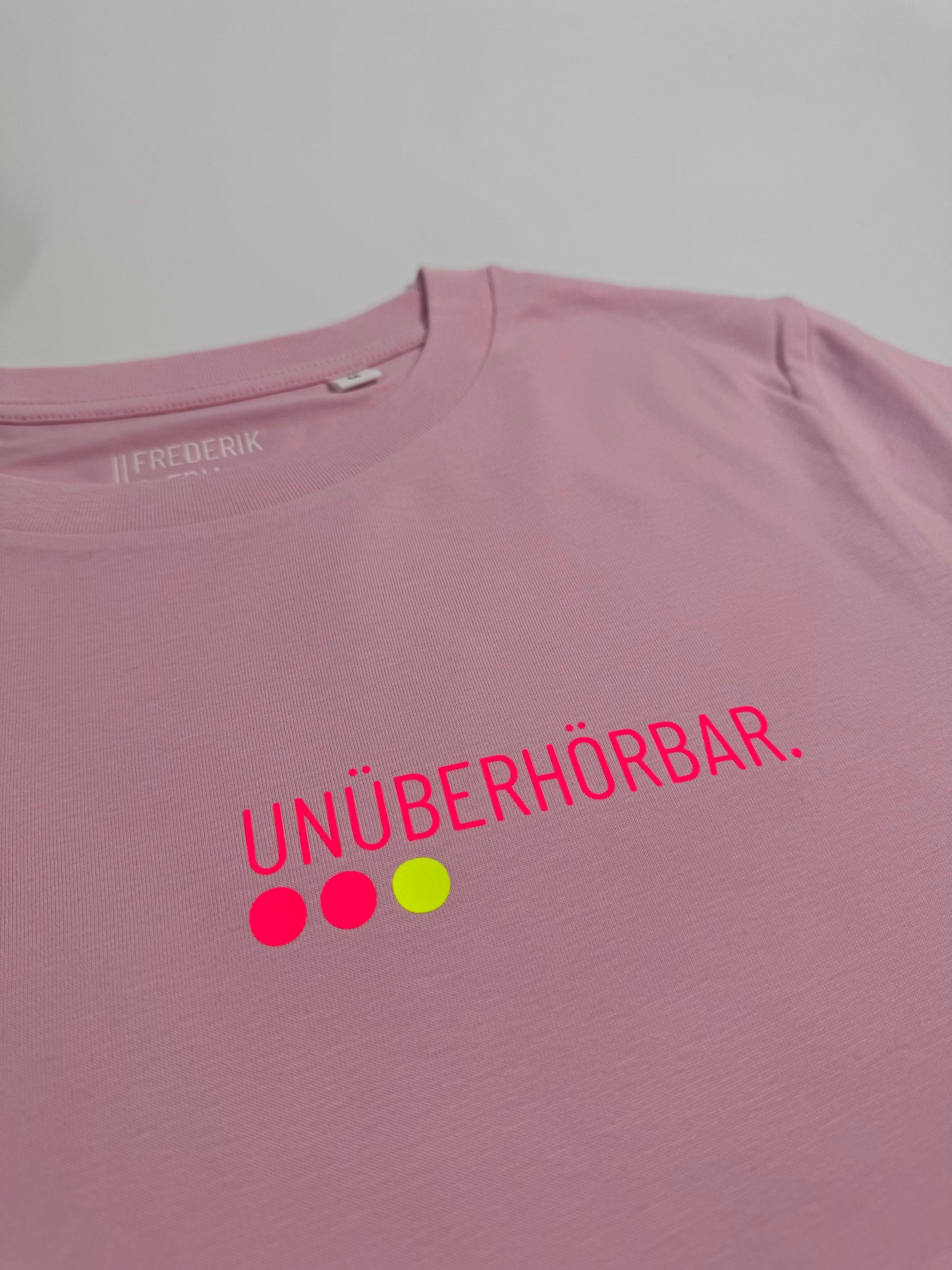 T-Shirt Frauen ‚Unüberhörbar.‘