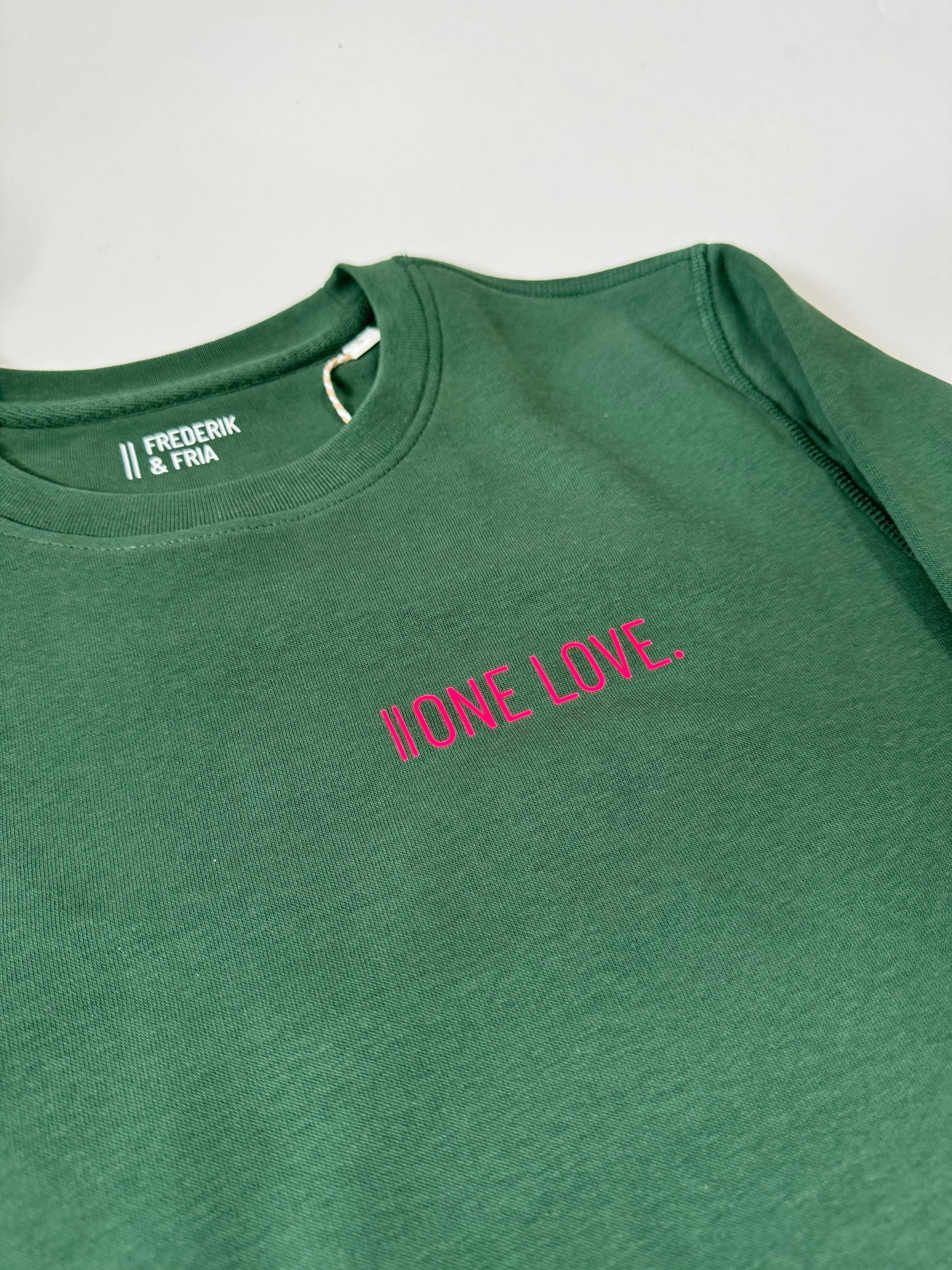 Sweatshirt Unisex 'One Love.': Bottle Green / Neon Pink