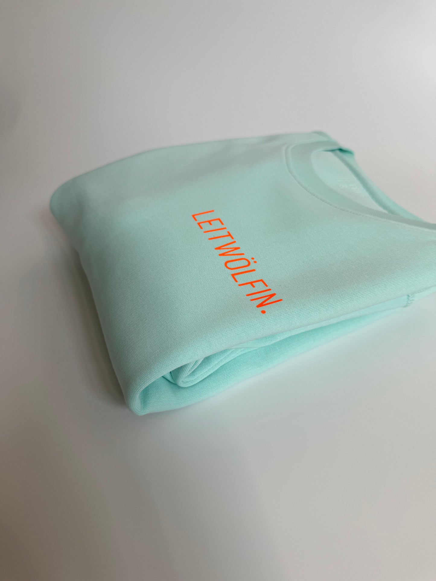 Sweatshirt Unisex 'Leitwölfin / Leitwolf.': Caribean Blue / Neon Orange