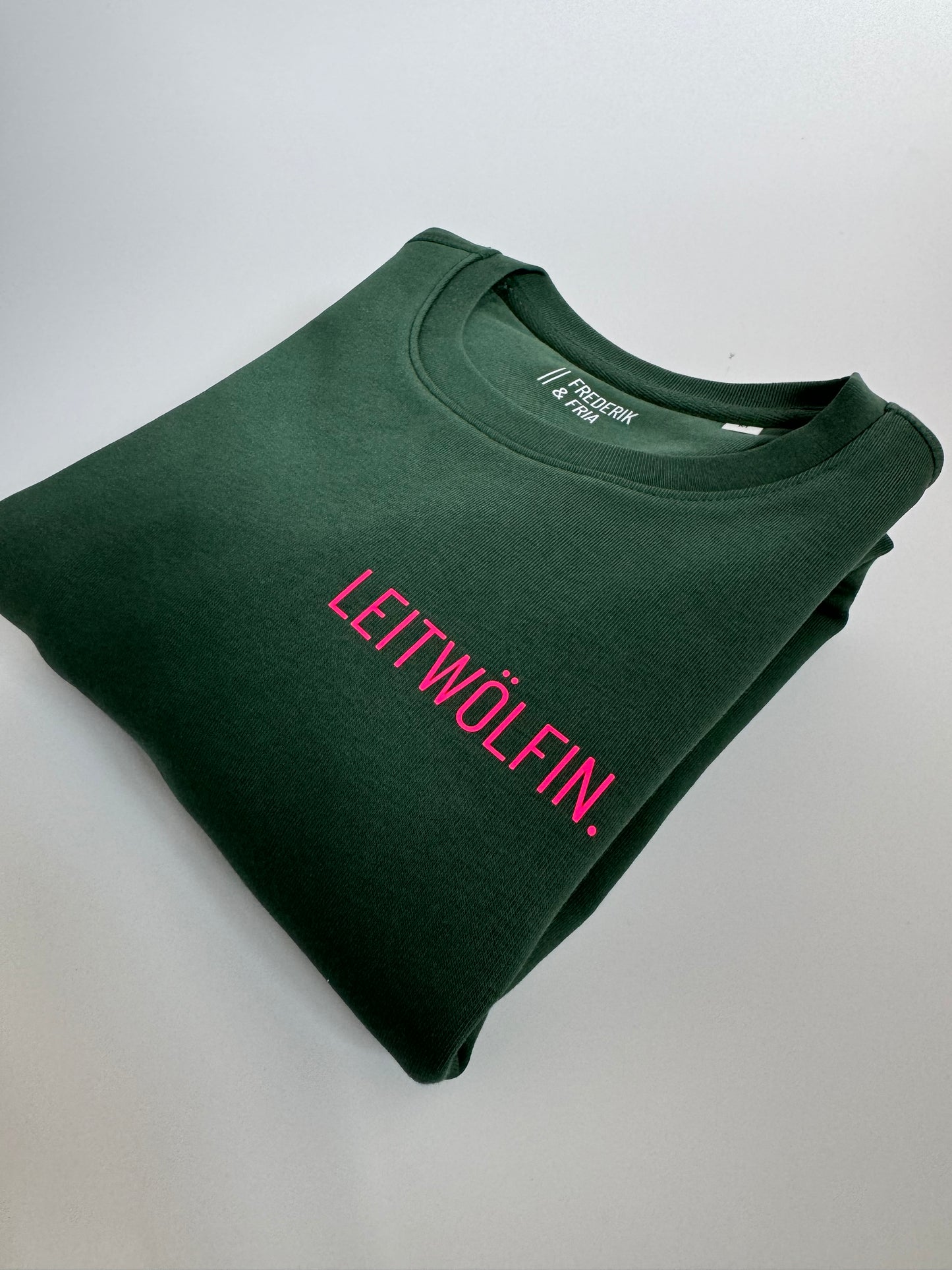 Sweatshirt Unisex 'Leitwölfin / Leitwolf.': Bottle Green / Neon Pink