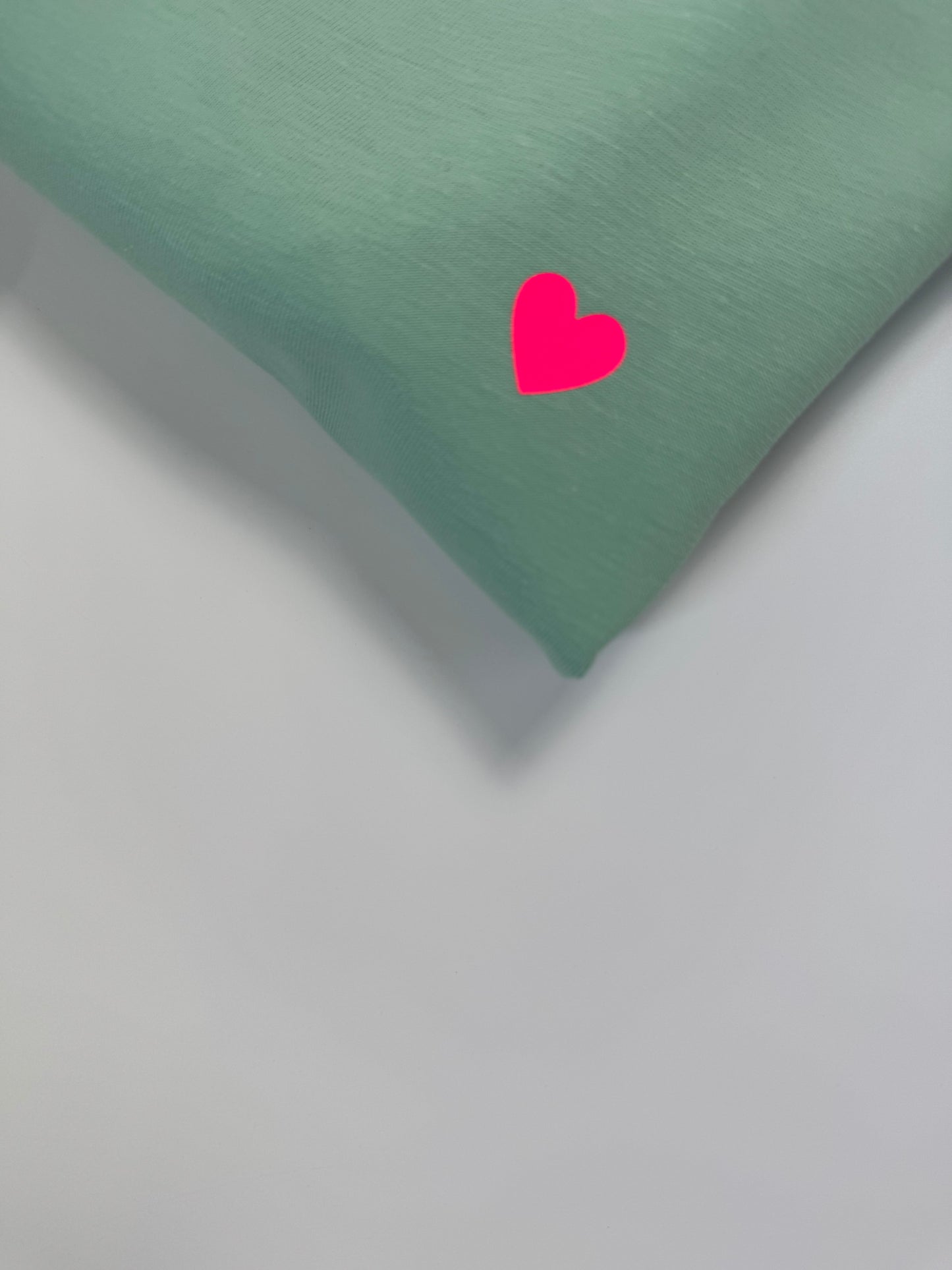 T-Shirt Frauen, Herzsruck: Jade / Neon Pink