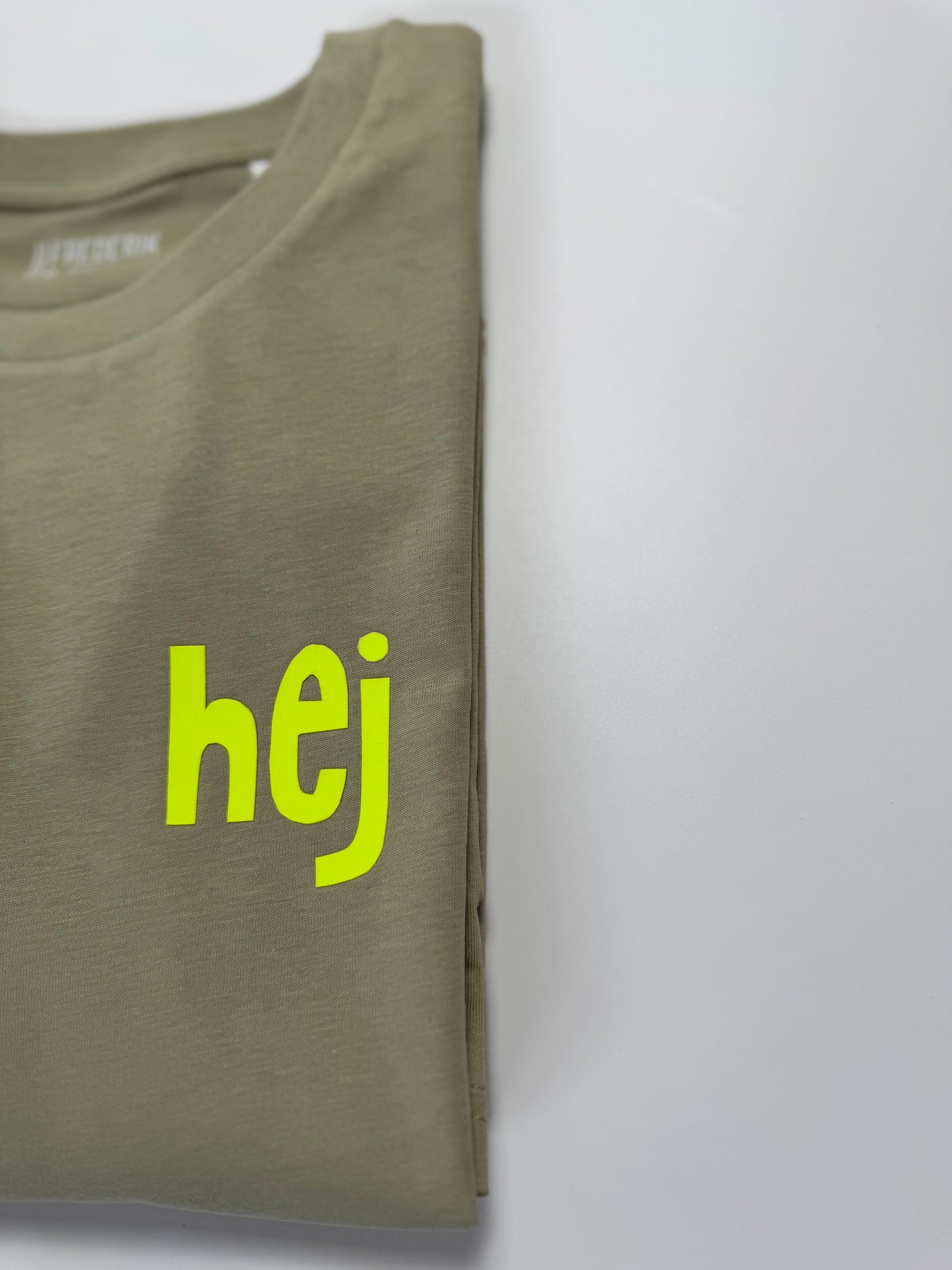 T-Shirt Unisex ‚hej.‘ Graugrün / Neon Gelb