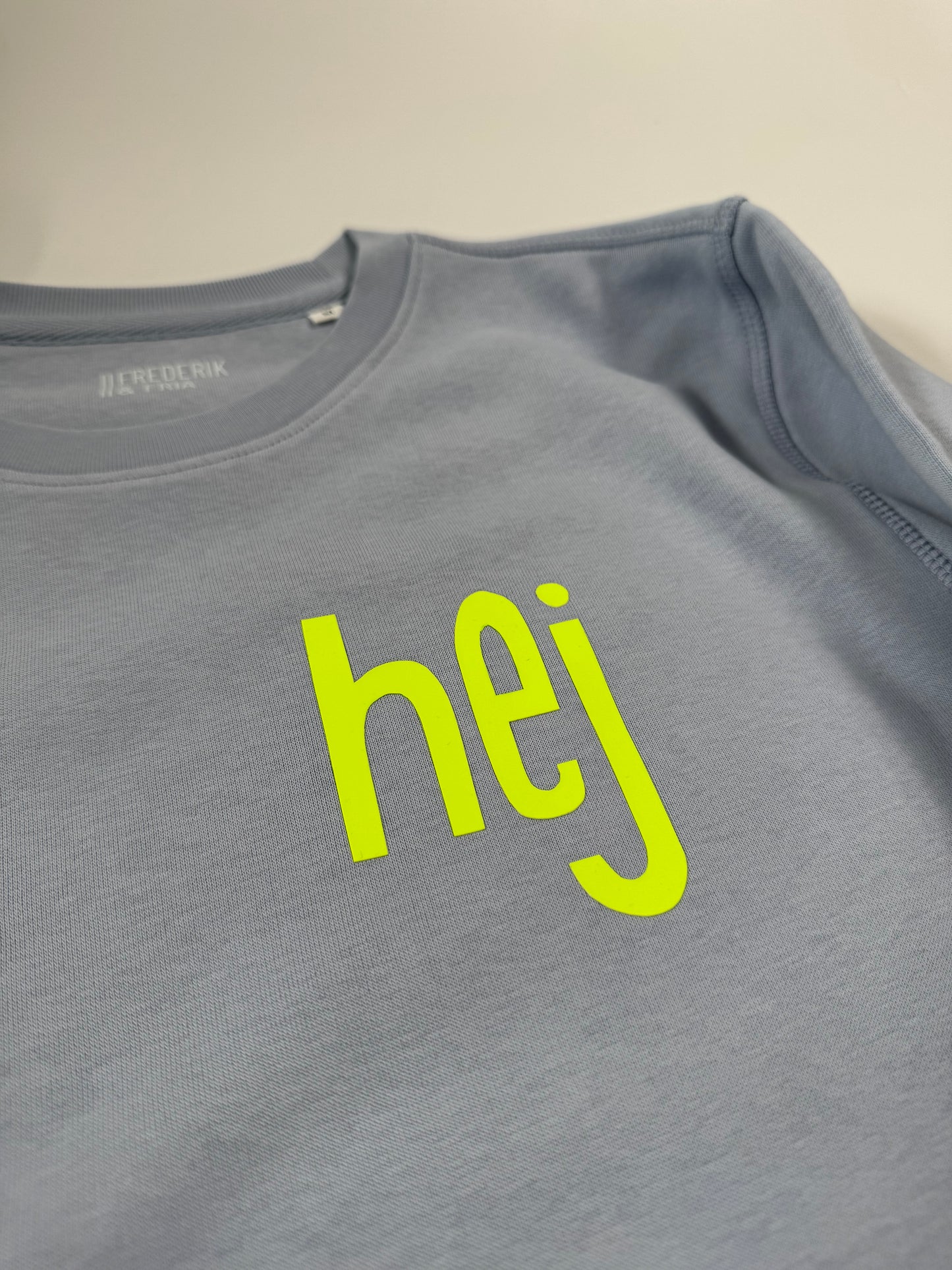 Sweatshirt Unisex 'hej.': Serene Blue / Neon Gelb