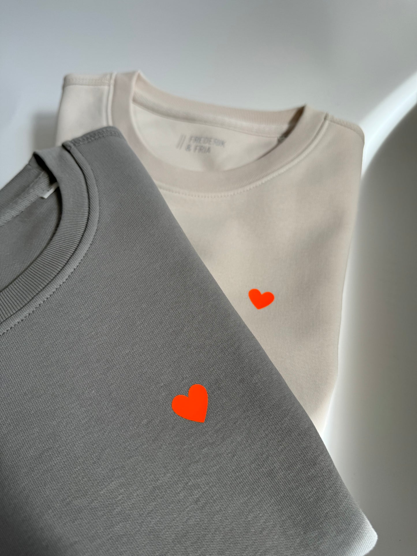 Sweatshirt Unisex, Herzdruck Neon Orange