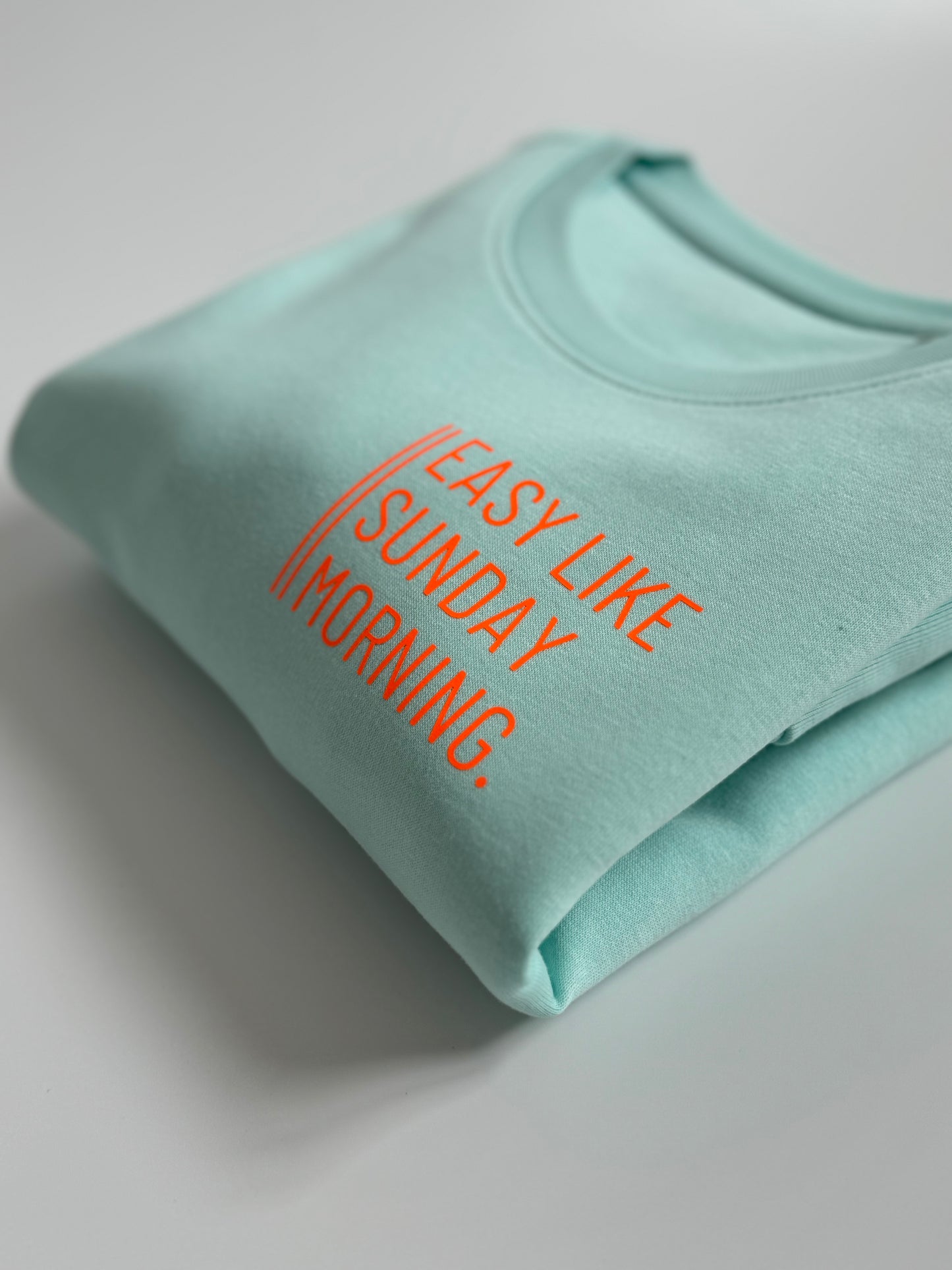 Sweatshirt Unisex 'Easy like Sunday morning.': Caribean Blue / Neon Orange