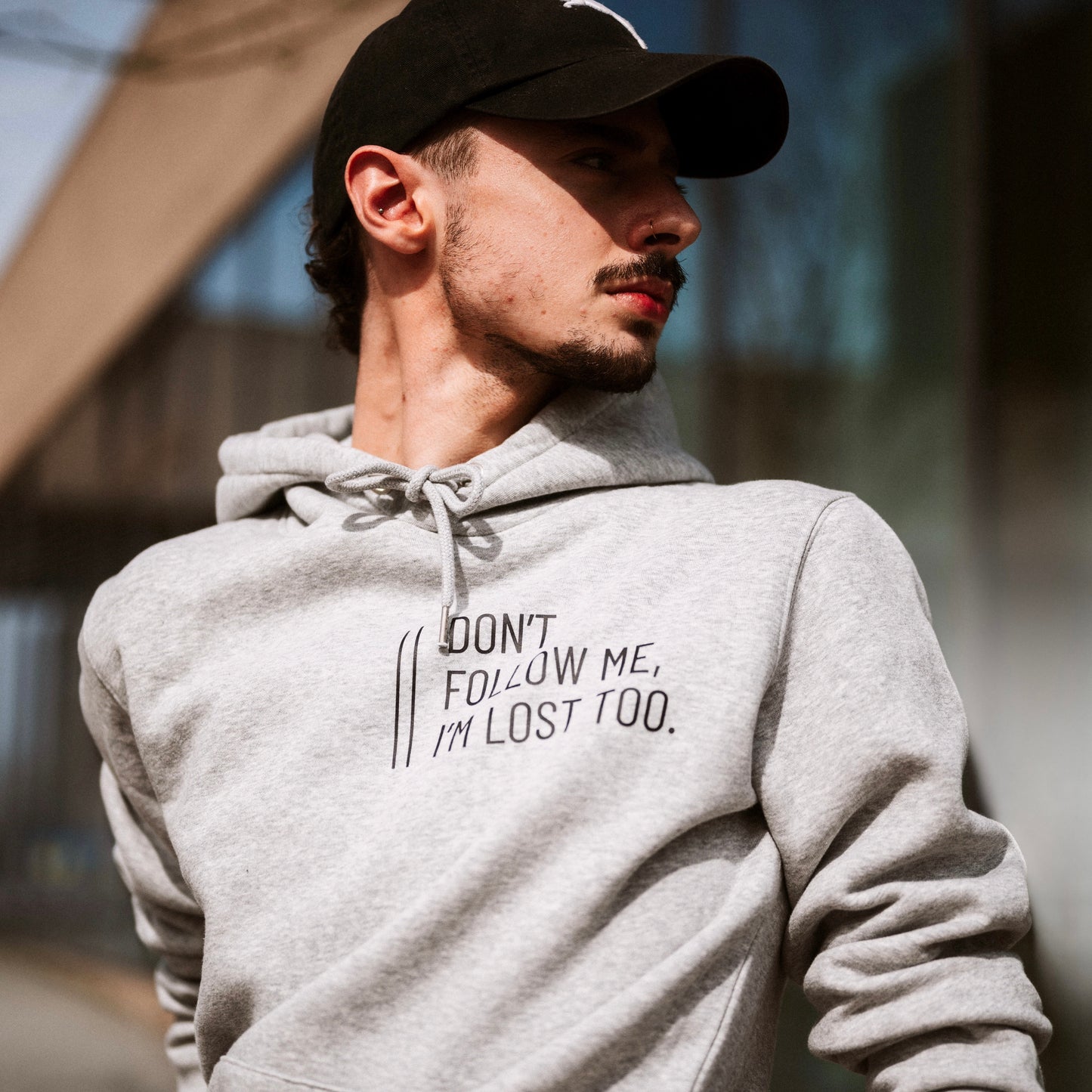 Hoodie Unisex 'Don't follow me, I'm lost too.': Heather Grey / Schwarz