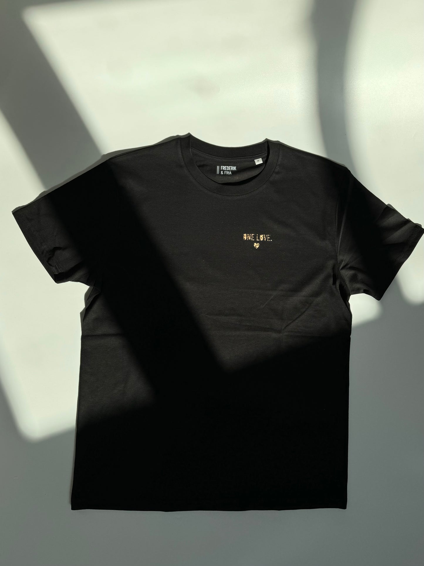 T-Shirt Unisex 'One Love’, weiß, schwarz / leo