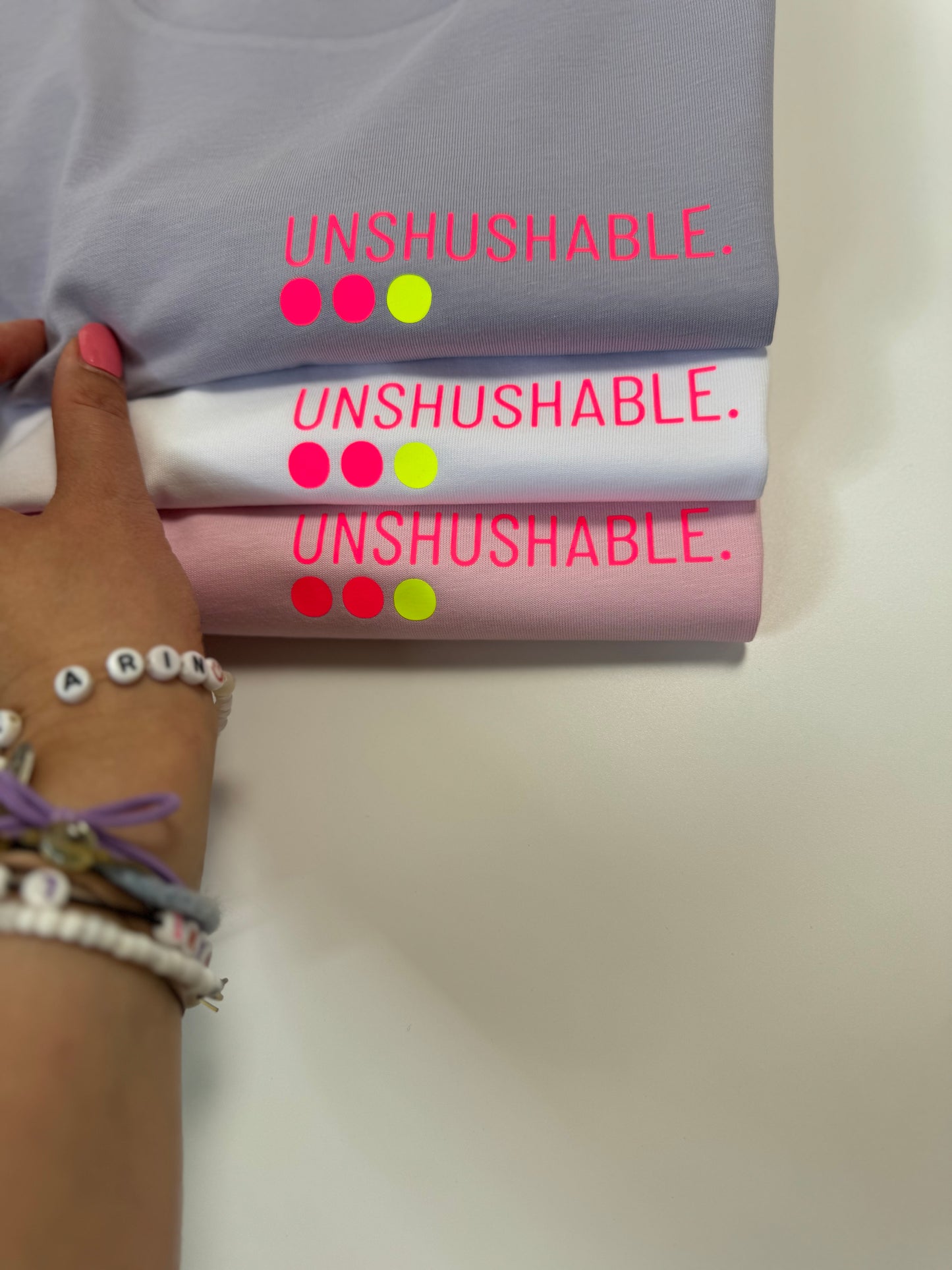 T-Shirt Frauen ‚Unshushable.‘
