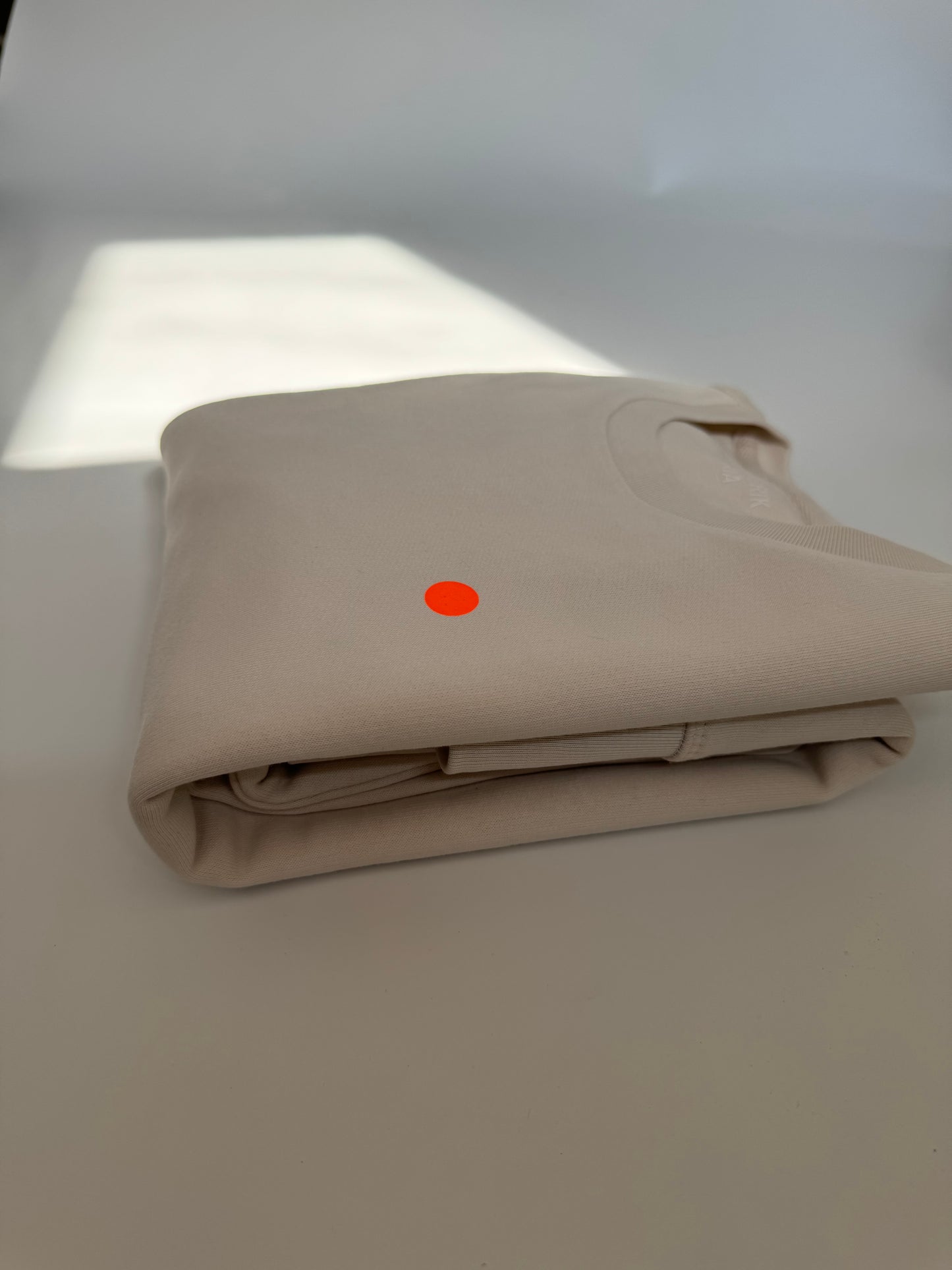 Sweatshirt Unisex 'Punkt': Vintage white / neon orange