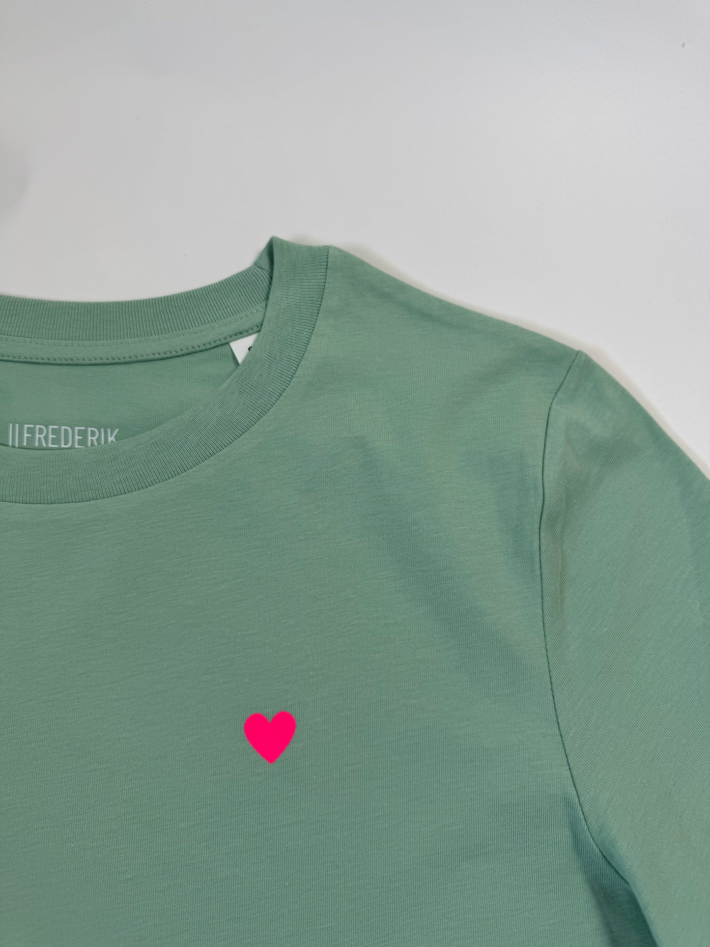 T-Shirt Frauen, Herzsruck: Jade / Neon Pink