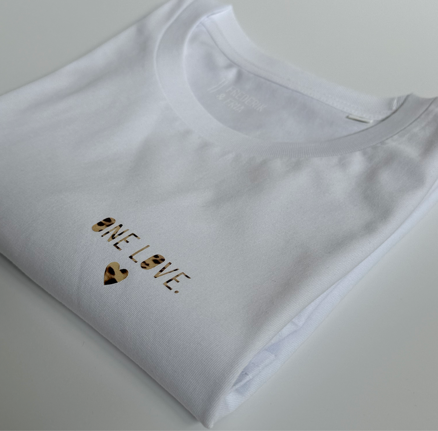 T-Shirt Unisex 'One Love’, weiß, schwarz / leo