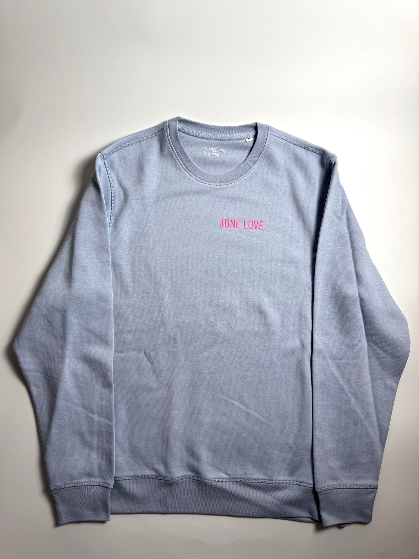 Sweatshirt Unisex 'One Love.': Serene Blue / Neon Pink