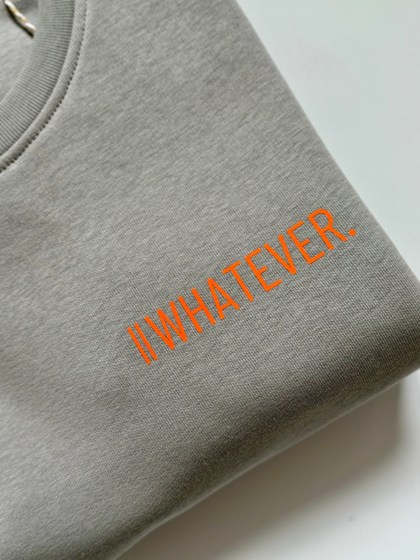 Sweatshirt Unisex 'Whatever.': Opal Grau / Neon Orange