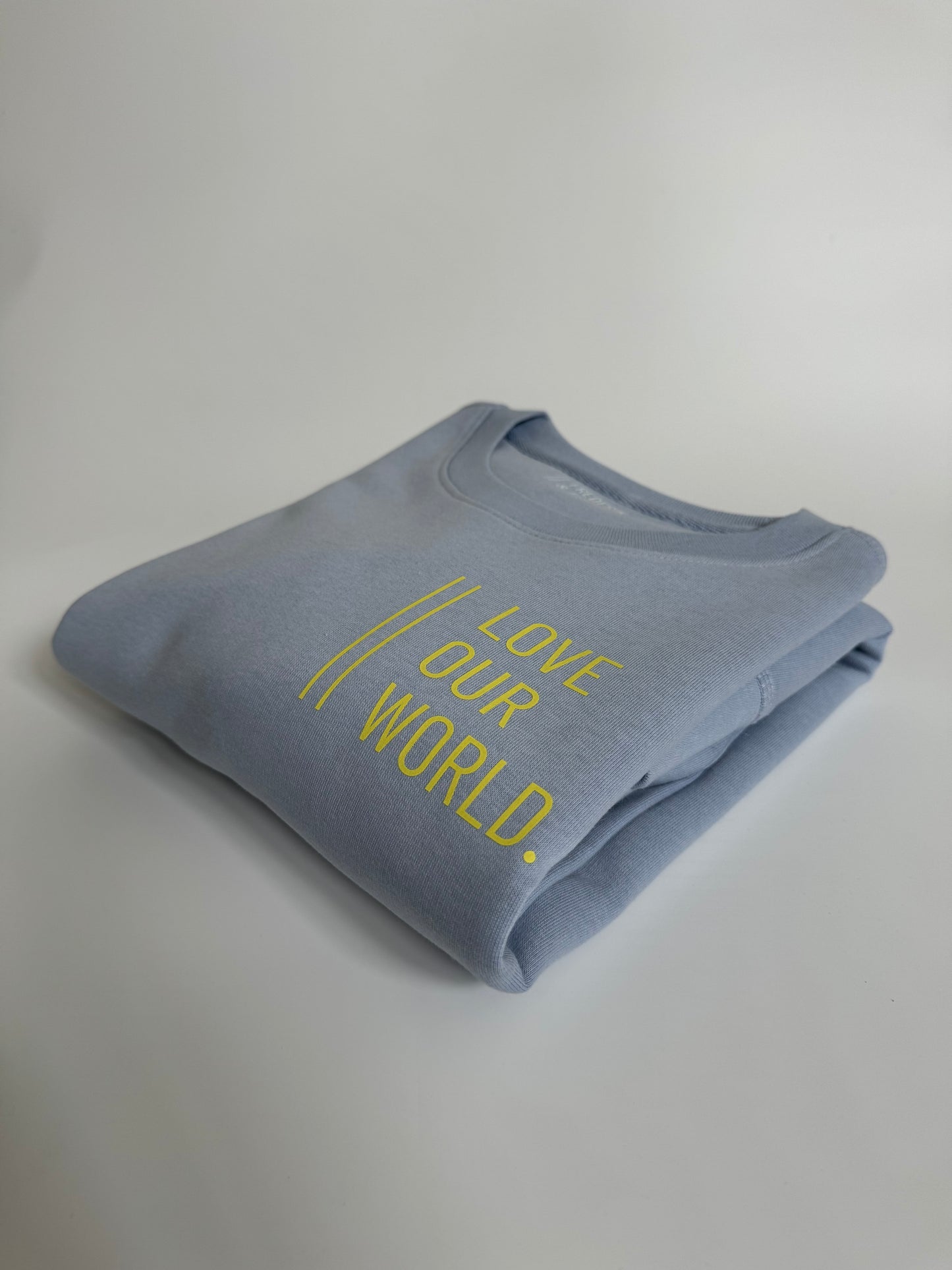 Sweatshirt Unisex 'Love our world.': Serene Blue / Hell Gelb