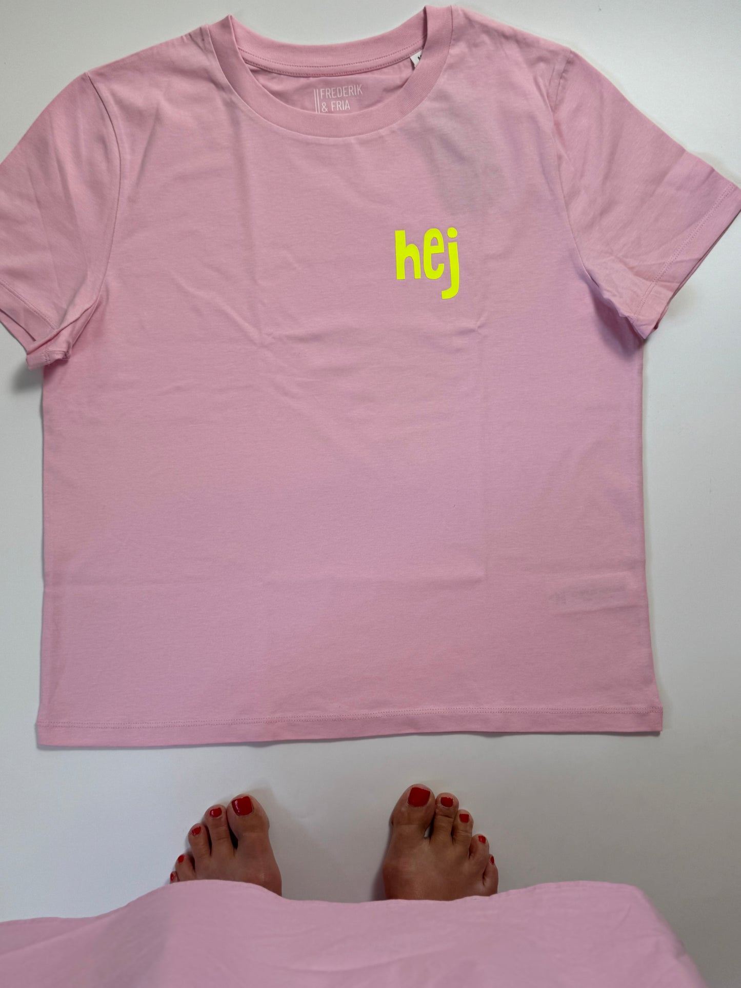 T-Shirt Frauen ‚hej‘ (B): Rosa / Neon Gelb