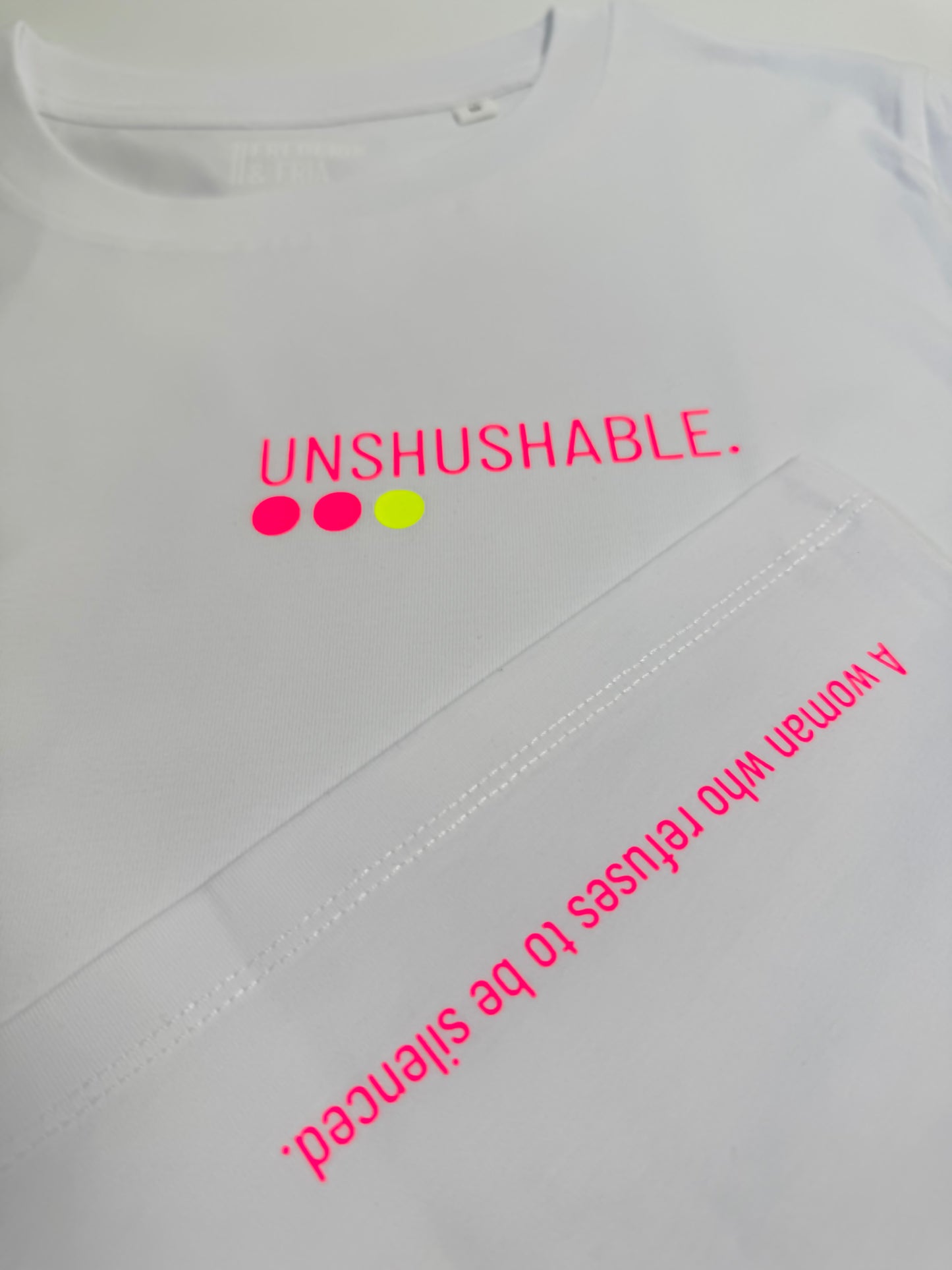 T-Shirt Frauen ‚Unshushable.‘