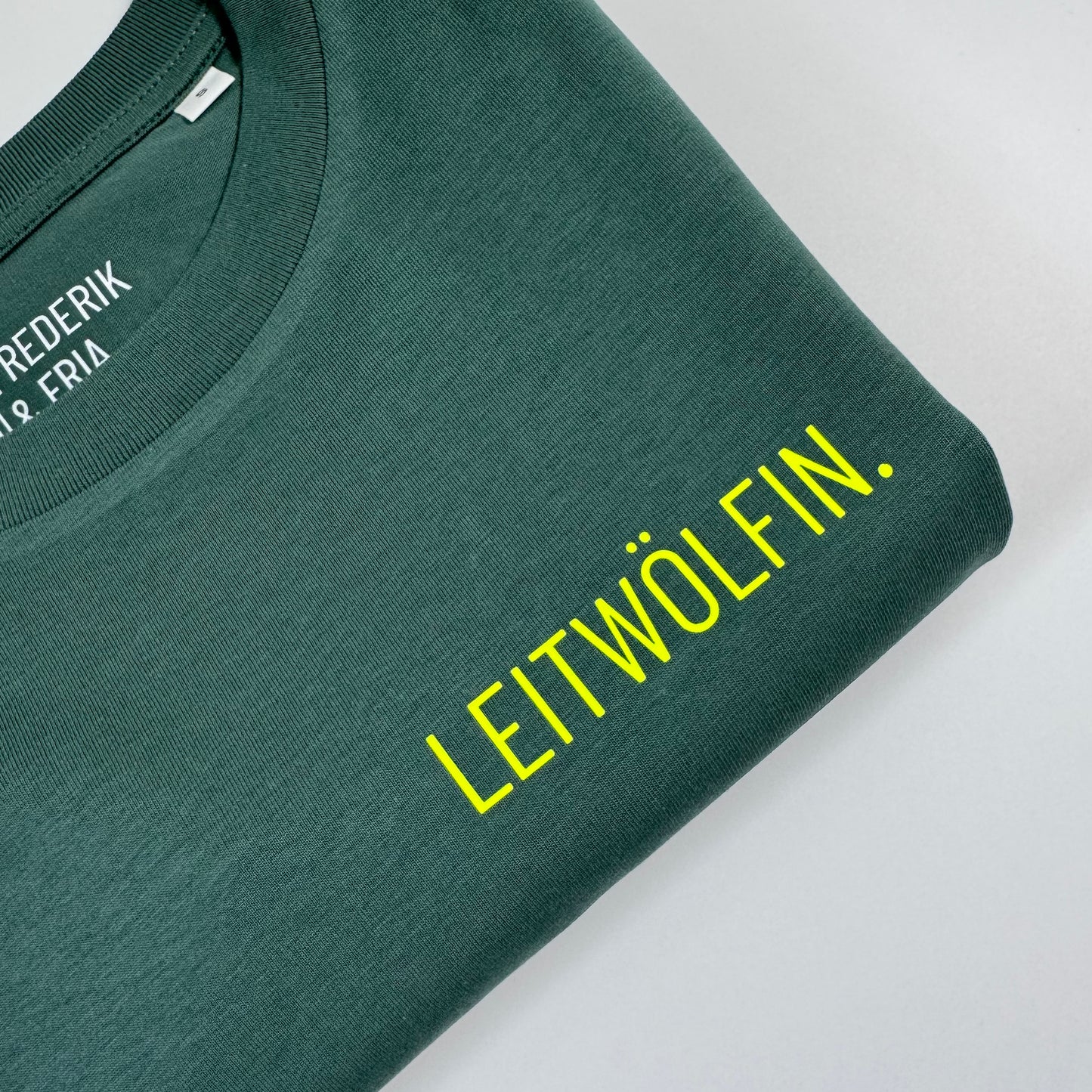 T-Shirt Frauen 'Leitwölfin / Leitwolf.': Grün / Neon Gelb