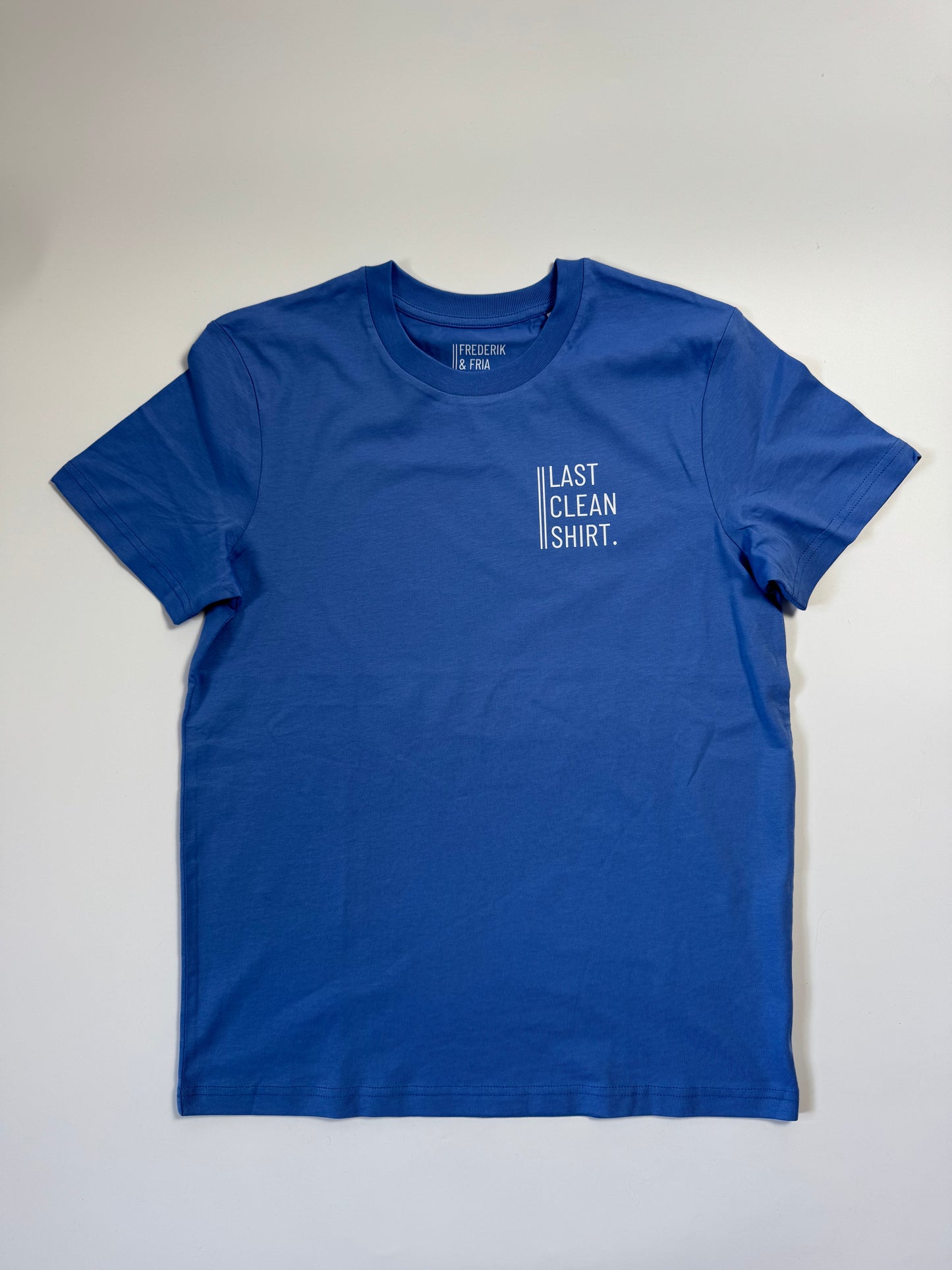 T-Shirt Unisex ‚Last Clean Shirt.‘, Blau / Weiß