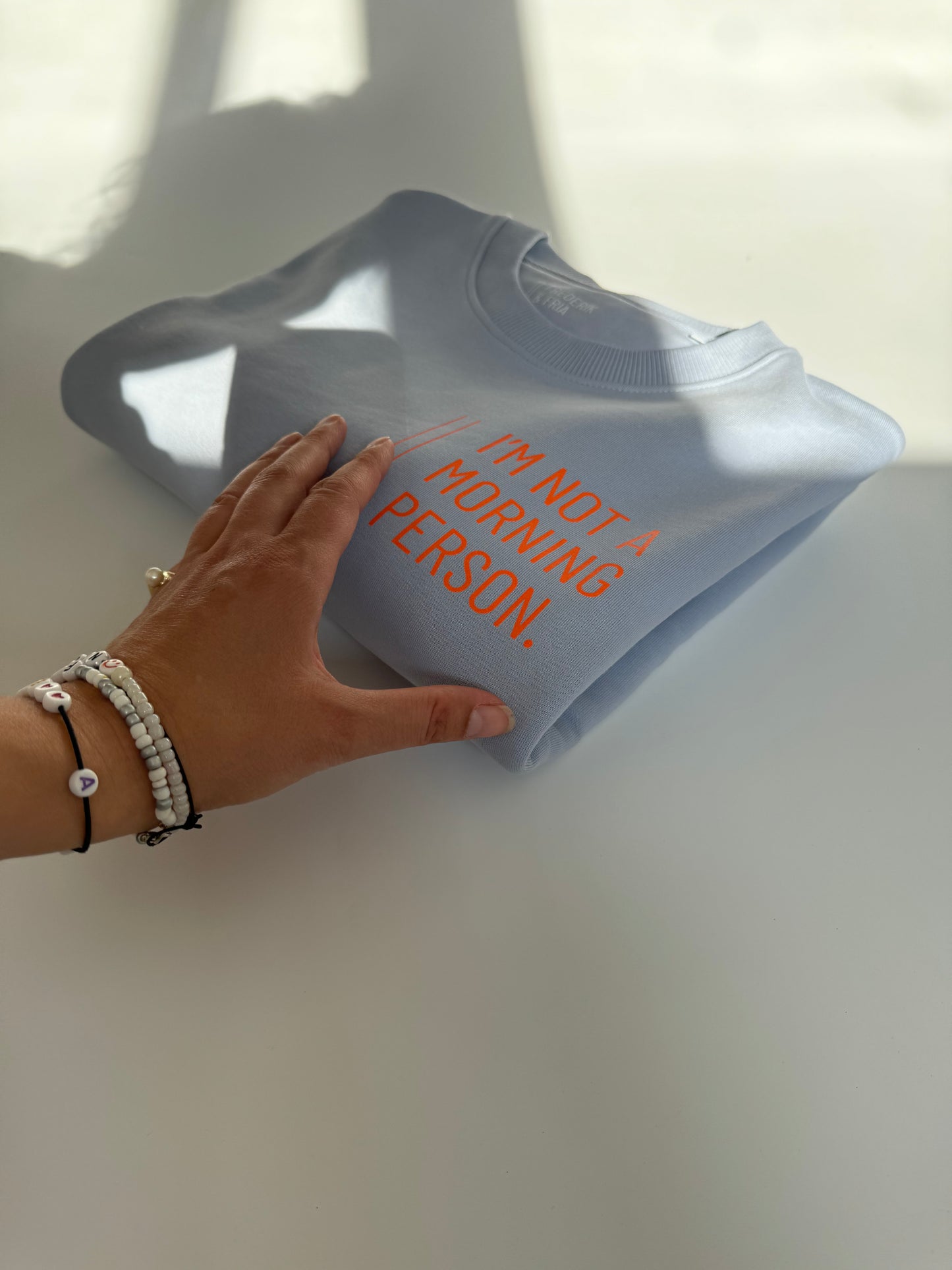 OVERSIZE Sweatshirt Frauen 'I'm not a morning person': Serene Blue / Neon Orange