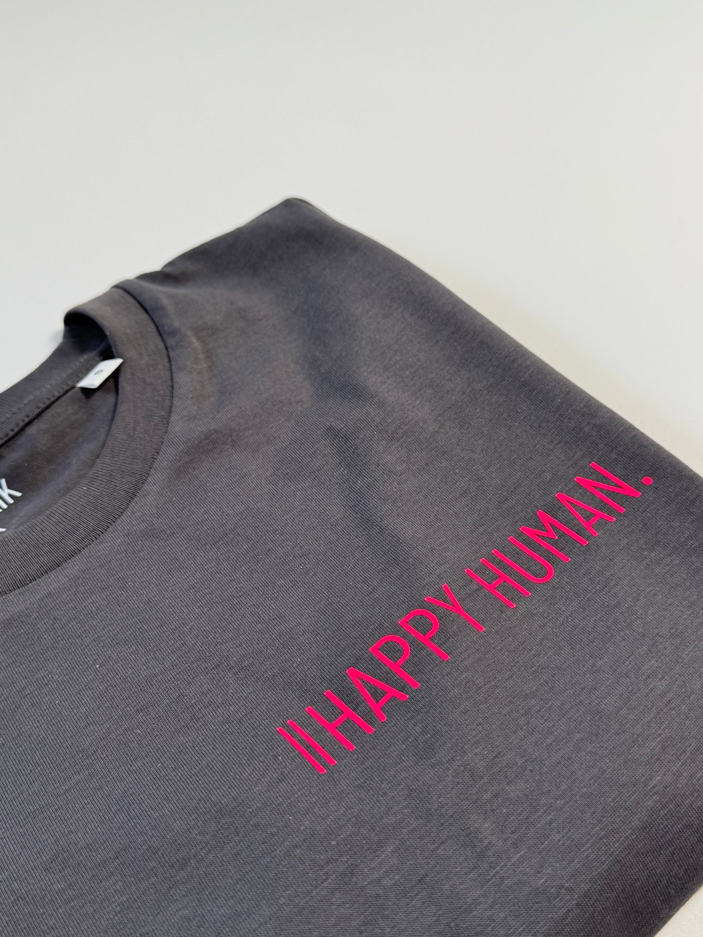 T-Shirt Unisex, ‚Happy Human‘: Anthrazit/ Neon Pink