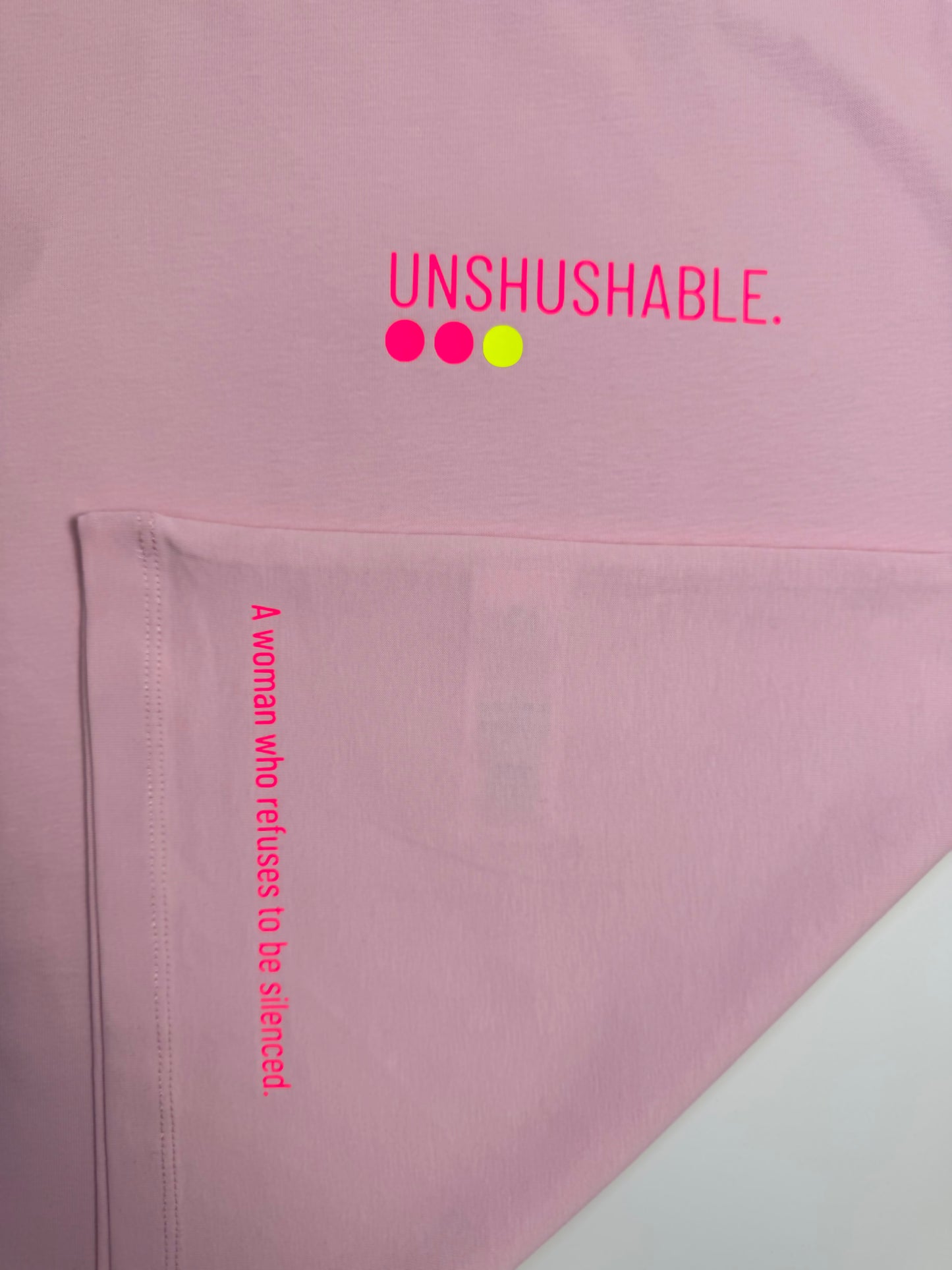 T-Shirt Frauen ‚Unshushable.‘
