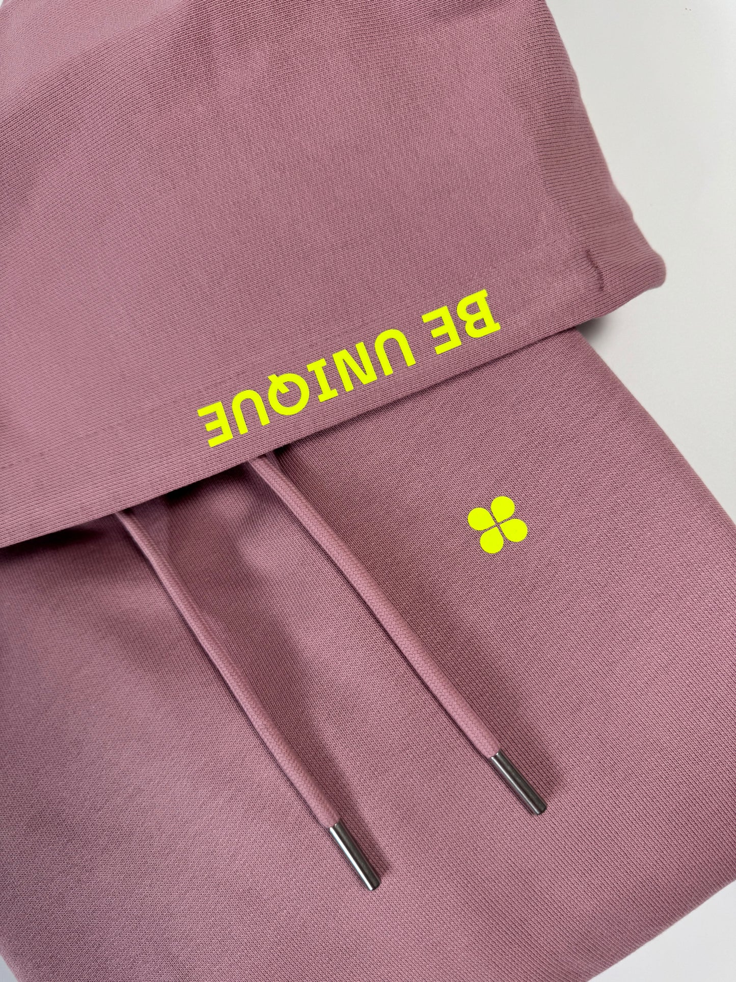 Hoodie Unisex 'Be unique.': Rosalila / Neon Gelb