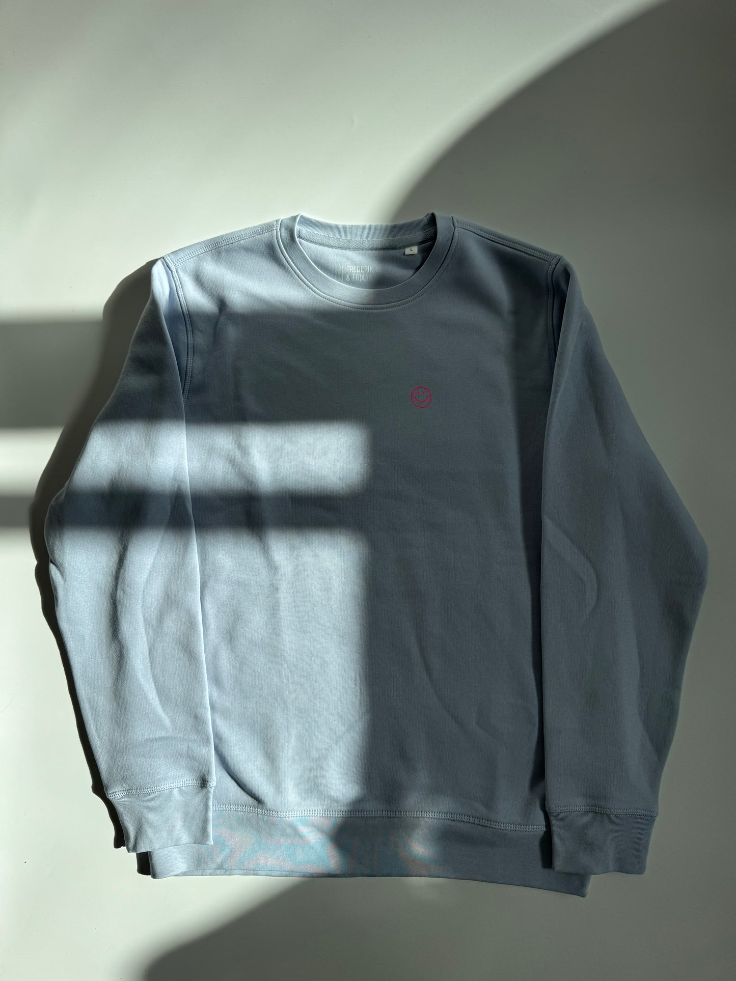 Sweatshirt Unisex Friendly Smile: Serene Blue / Neon Pink