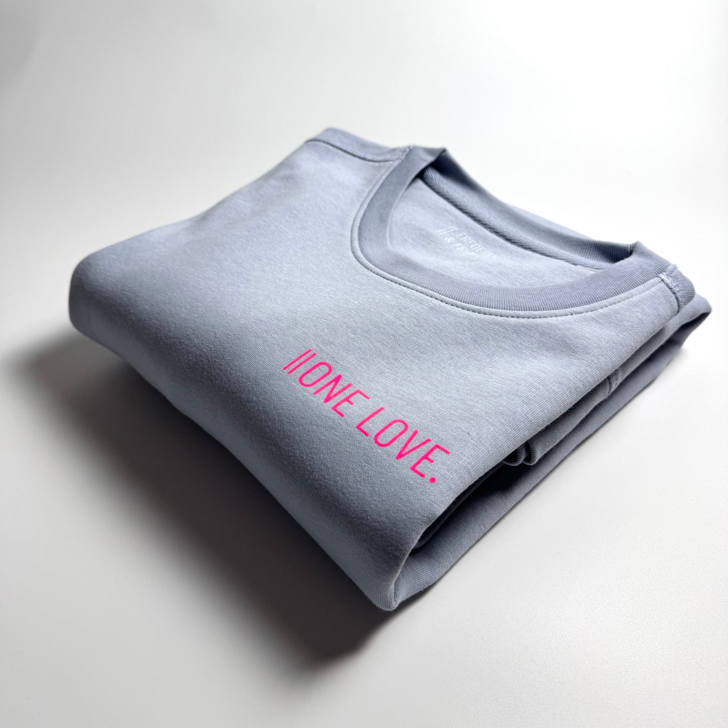Sweatshirt Unisex 'One Love.': Serene Blue / Neon Pink