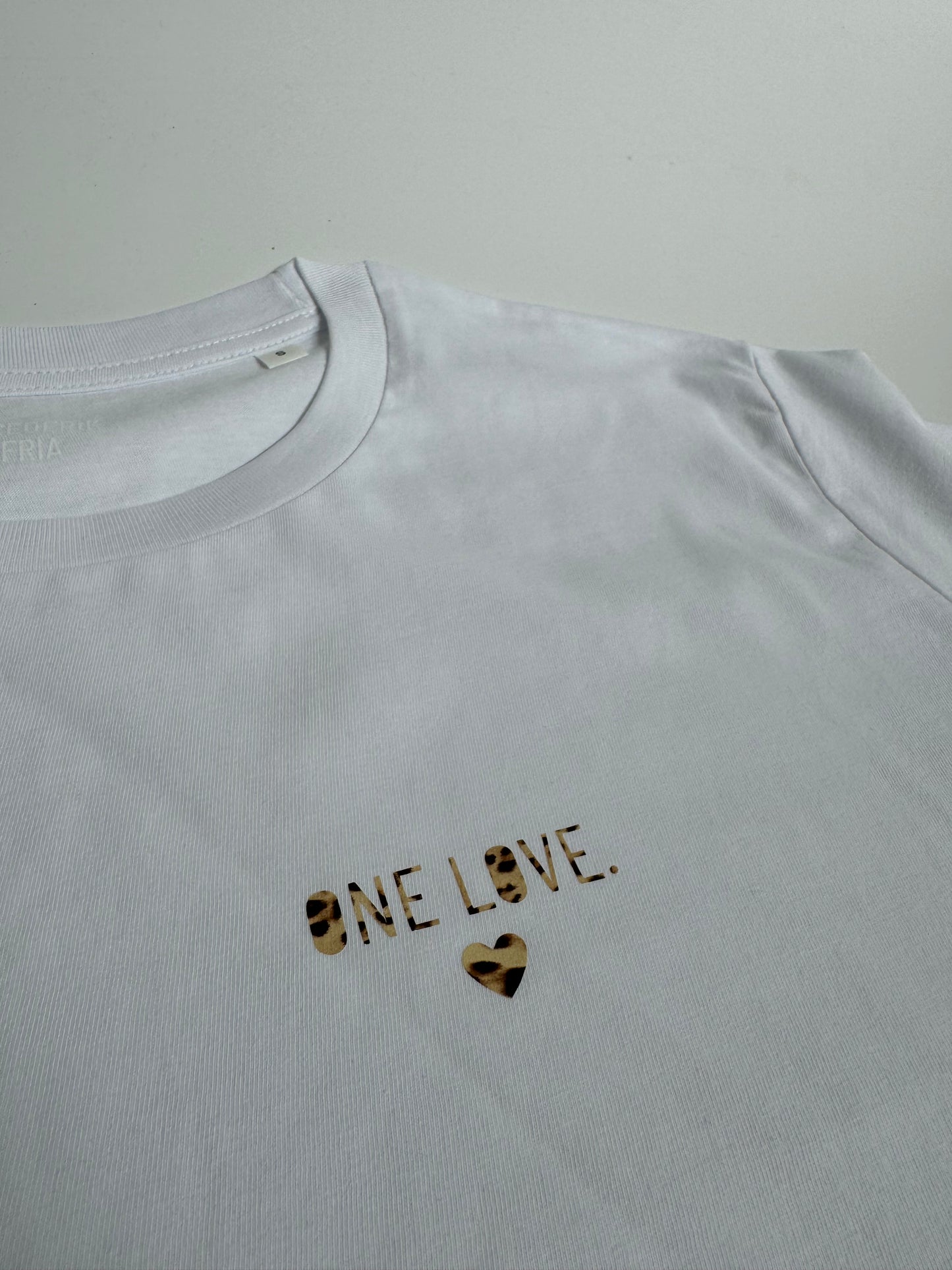 T-Shirt Unisex 'One Love’, weiß, schwarz / leo