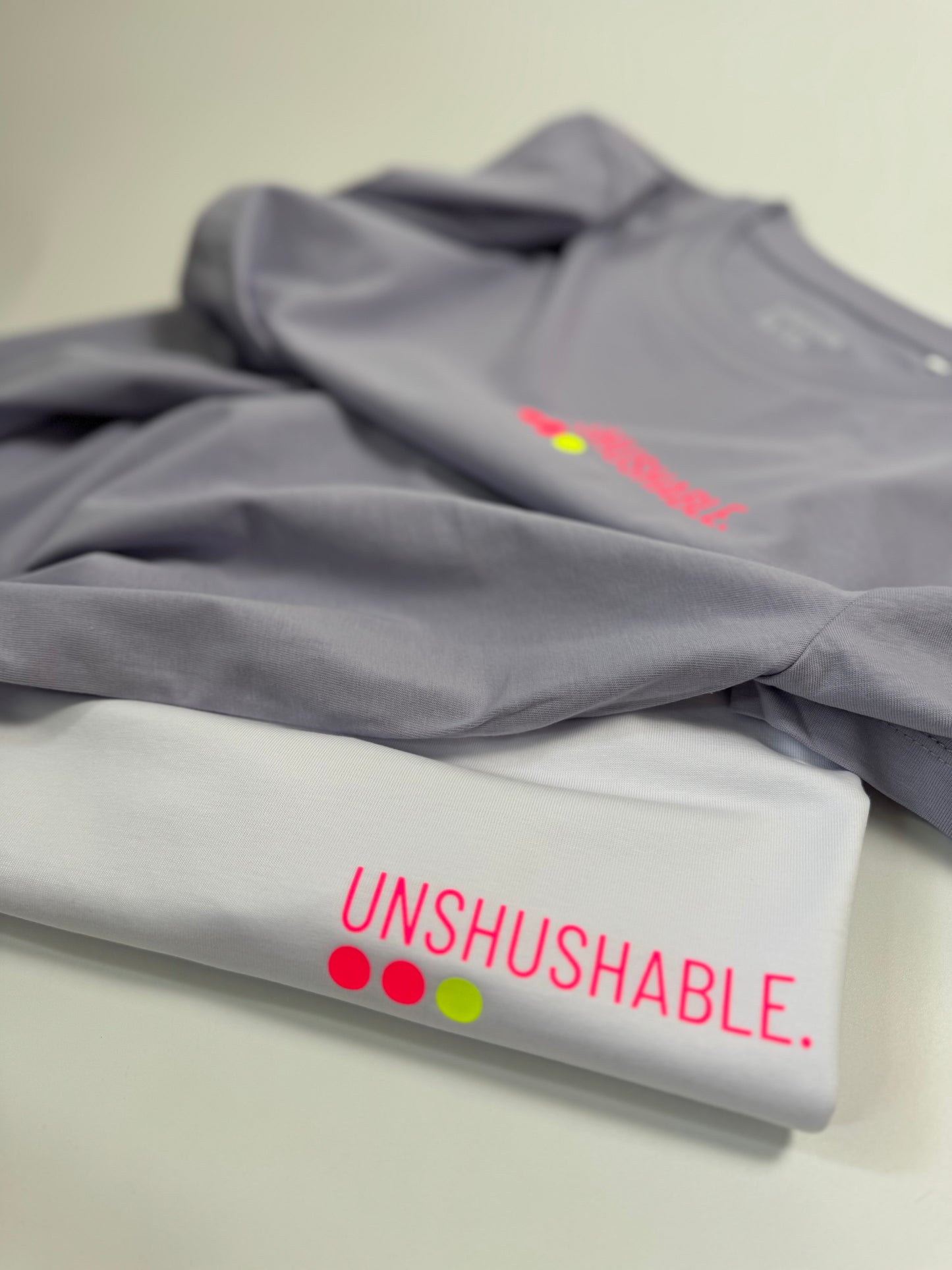 T-Shirt Frauen ‚Unshushable.‘