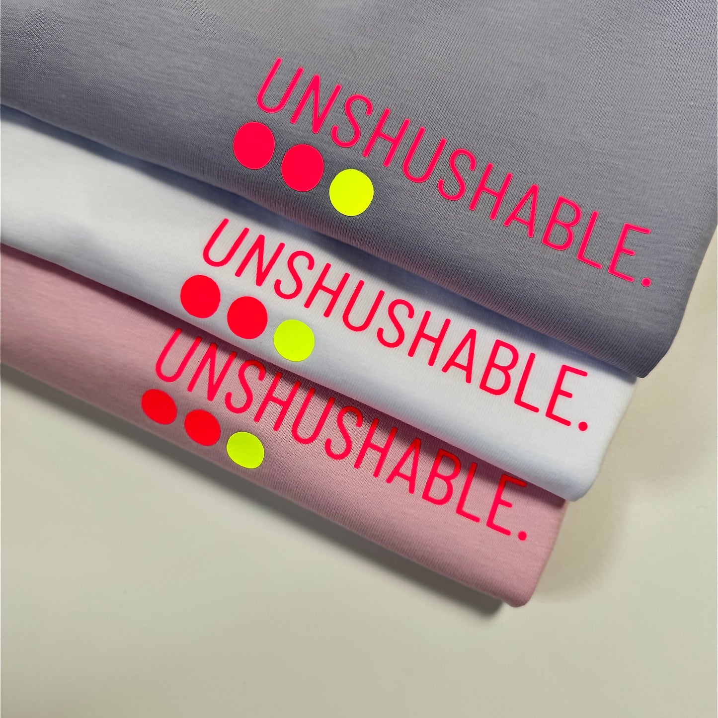 T-Shirt Frauen ‚Unshushable.‘