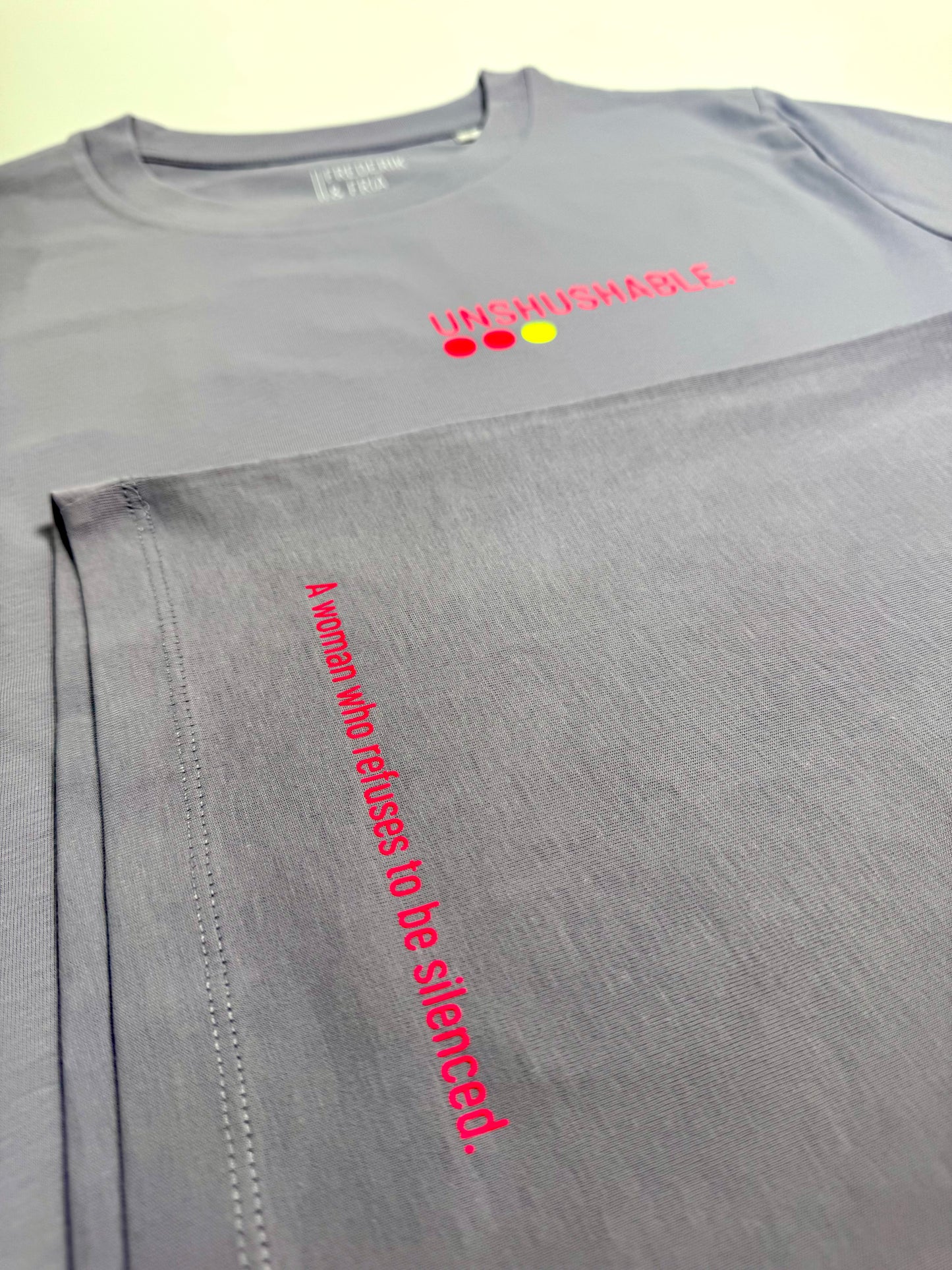 T-Shirt Frauen ‚Unshushable.‘