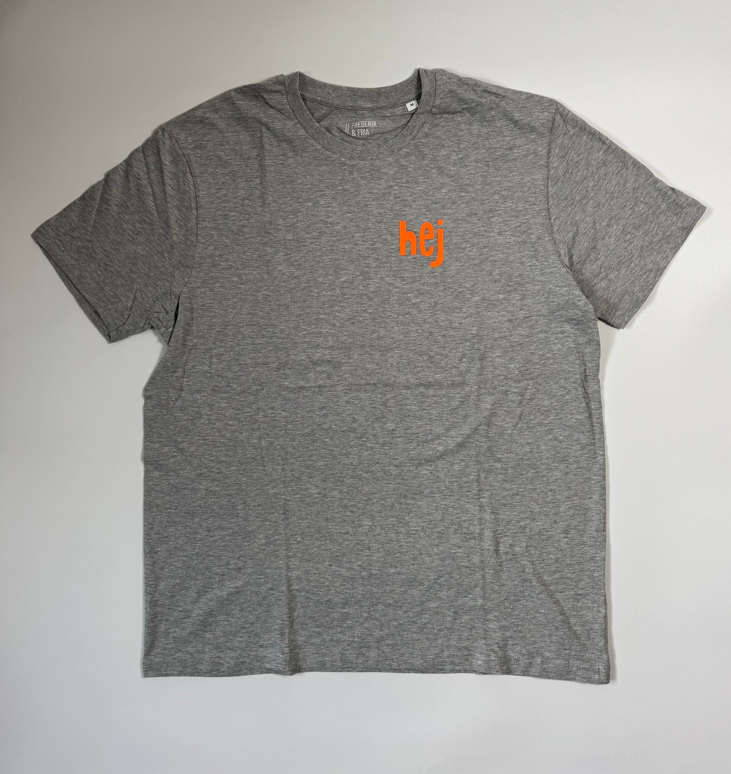T-Shirt Unisex 'hej': grau / neon orange
