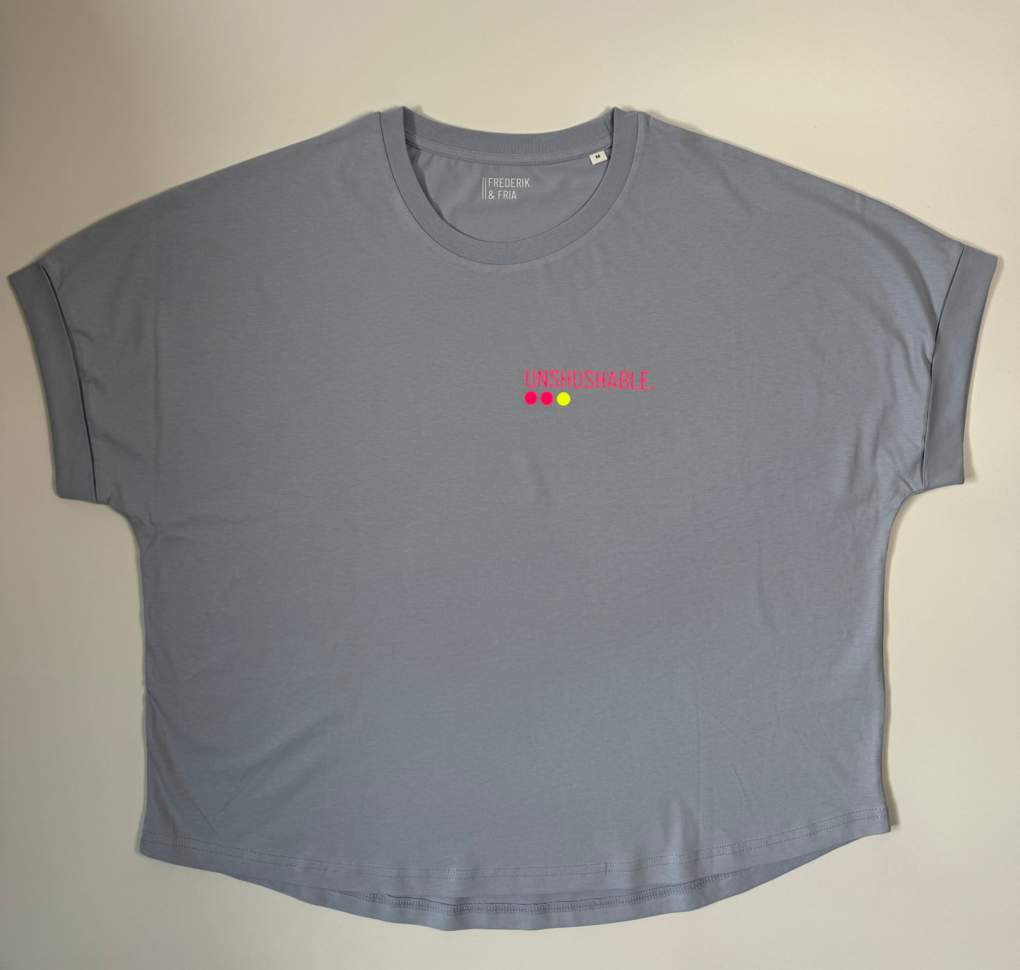 Frauen-Shirt ,unshushable‘: lila, weiß, gelb / neon pink