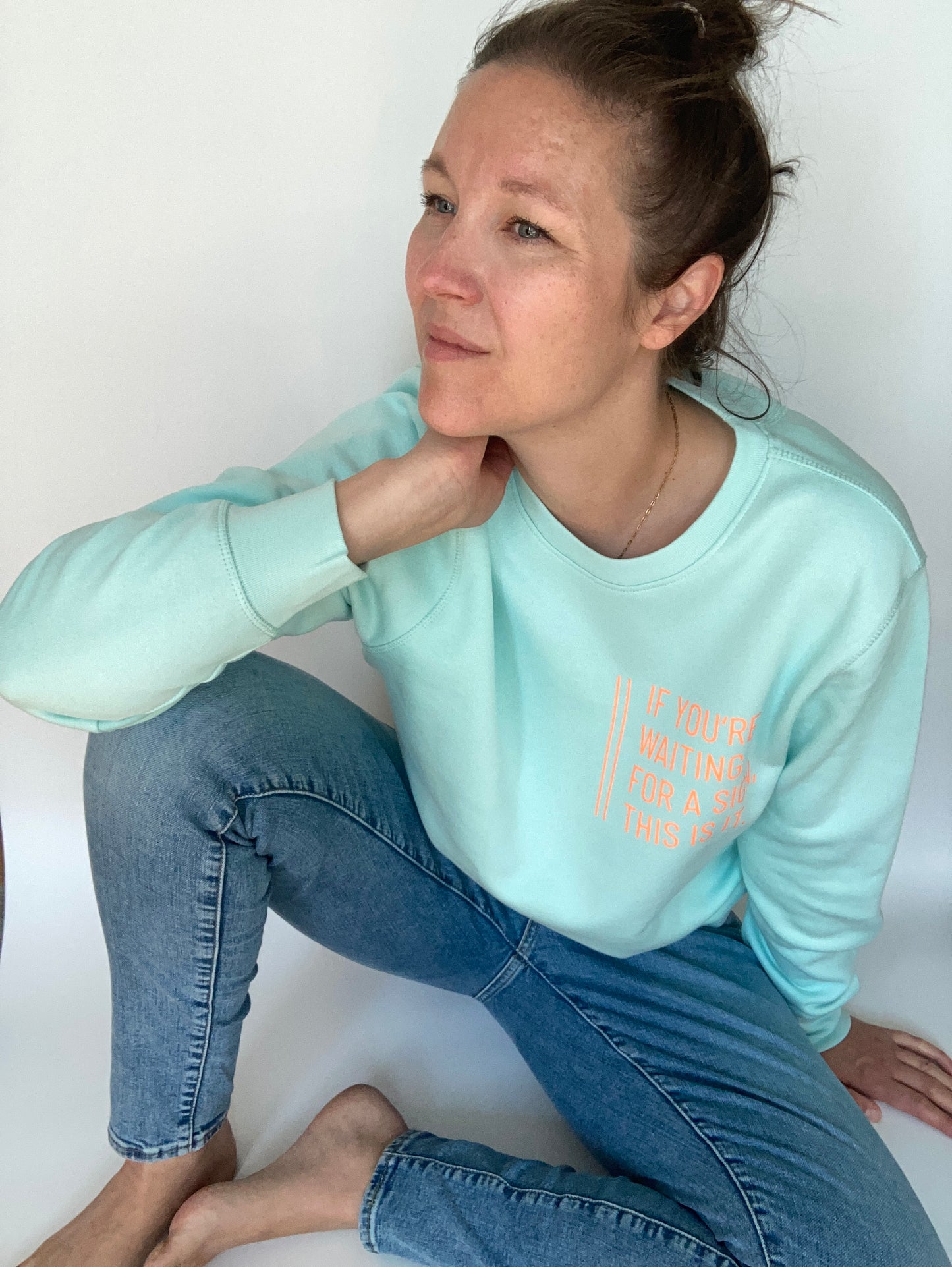 Sweatshirt Unisex 'If you‘re waiting for a sign...': Caribean Blue / Neon Orange