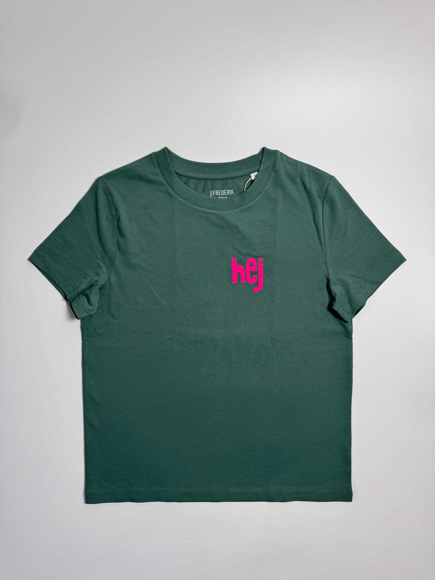 T-Shirt Frauen ‚hej.': Grün / Neon Pink