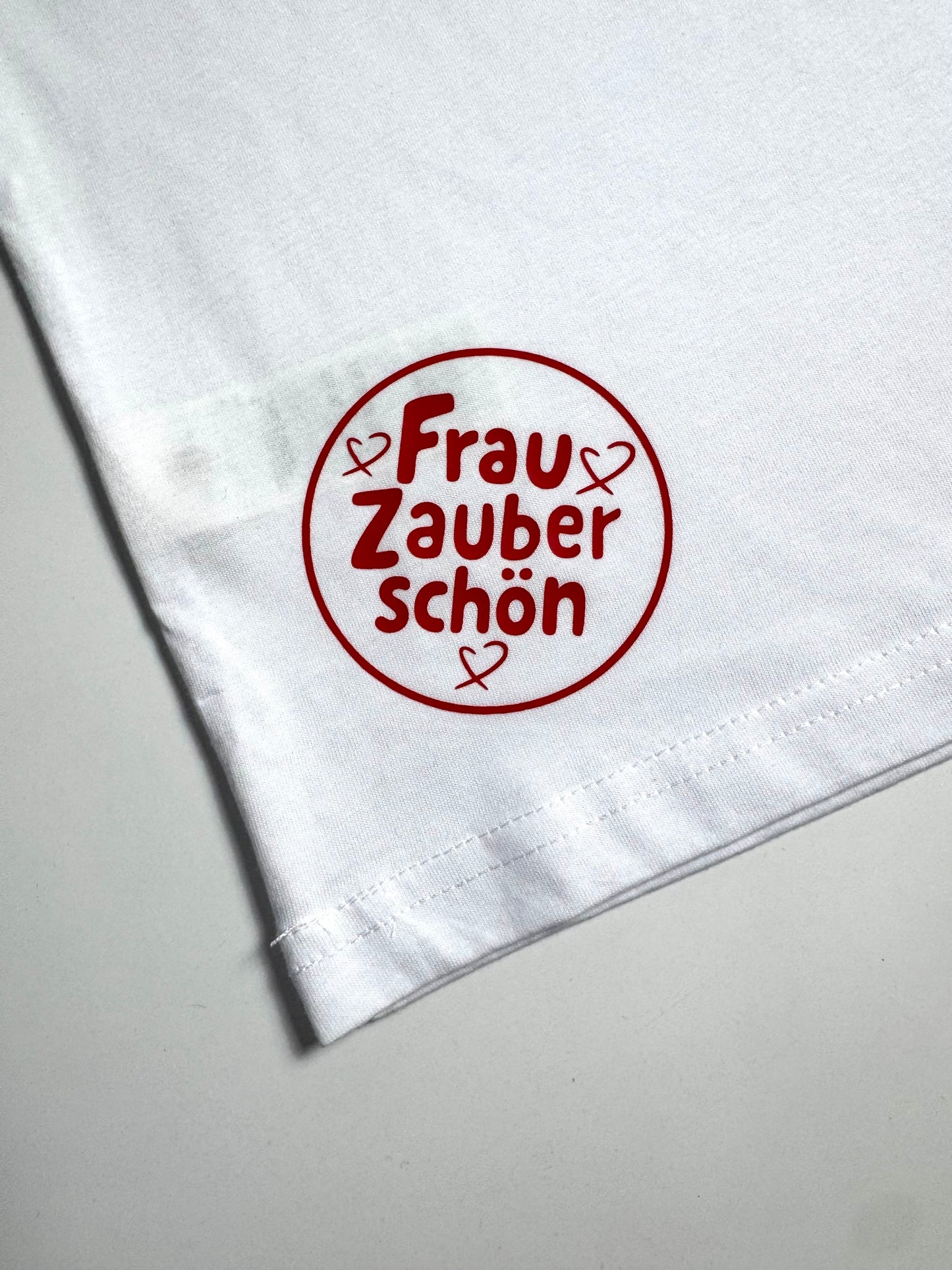T-Shirt Unisex, Frau Zauberschön, Weiß / Rot