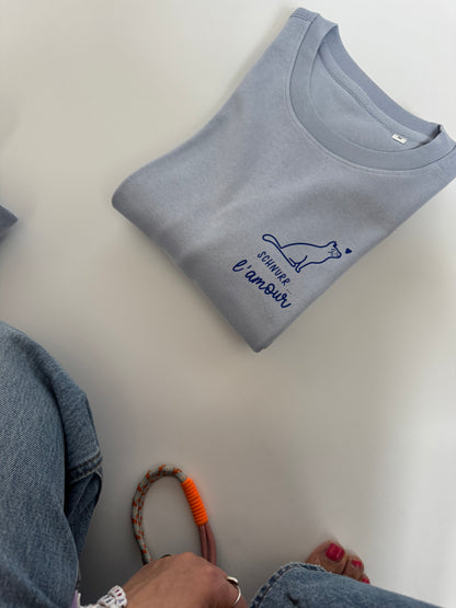 Sweatshirt Unisex Schnurr l‘amour, Serene Blue / Neon Orange