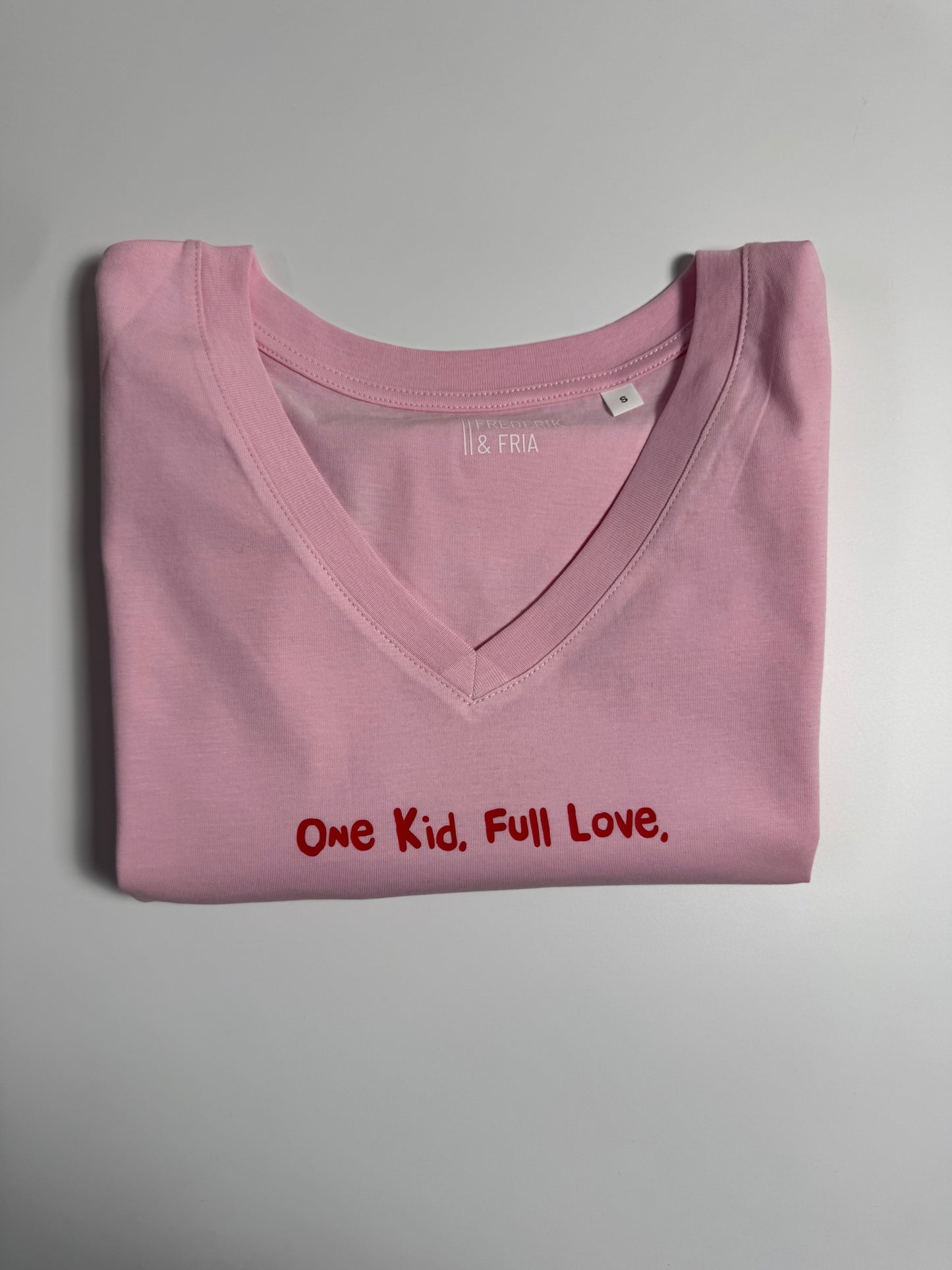 T-Shirt Frauen, V-Ausschnitt, Frau Zauberschön, Rosa / Rot