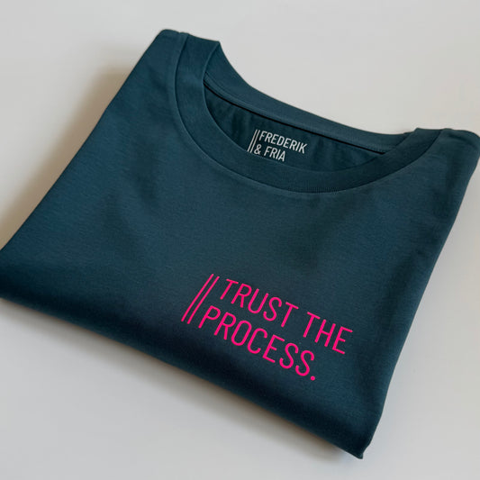T-Shirt, Frauen, 'Trust the process.', Petrol / Neon Pink