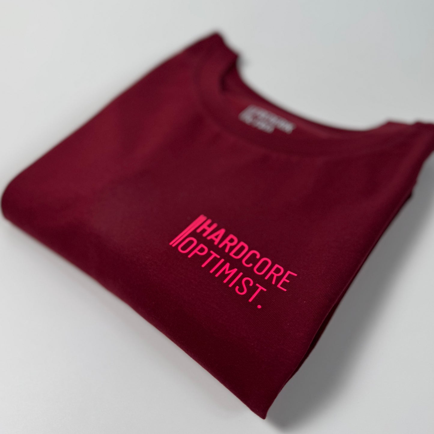 T-Shirt, Frauen, ‚Hardcore Optimist.‘, Burgundy / Neon Pink