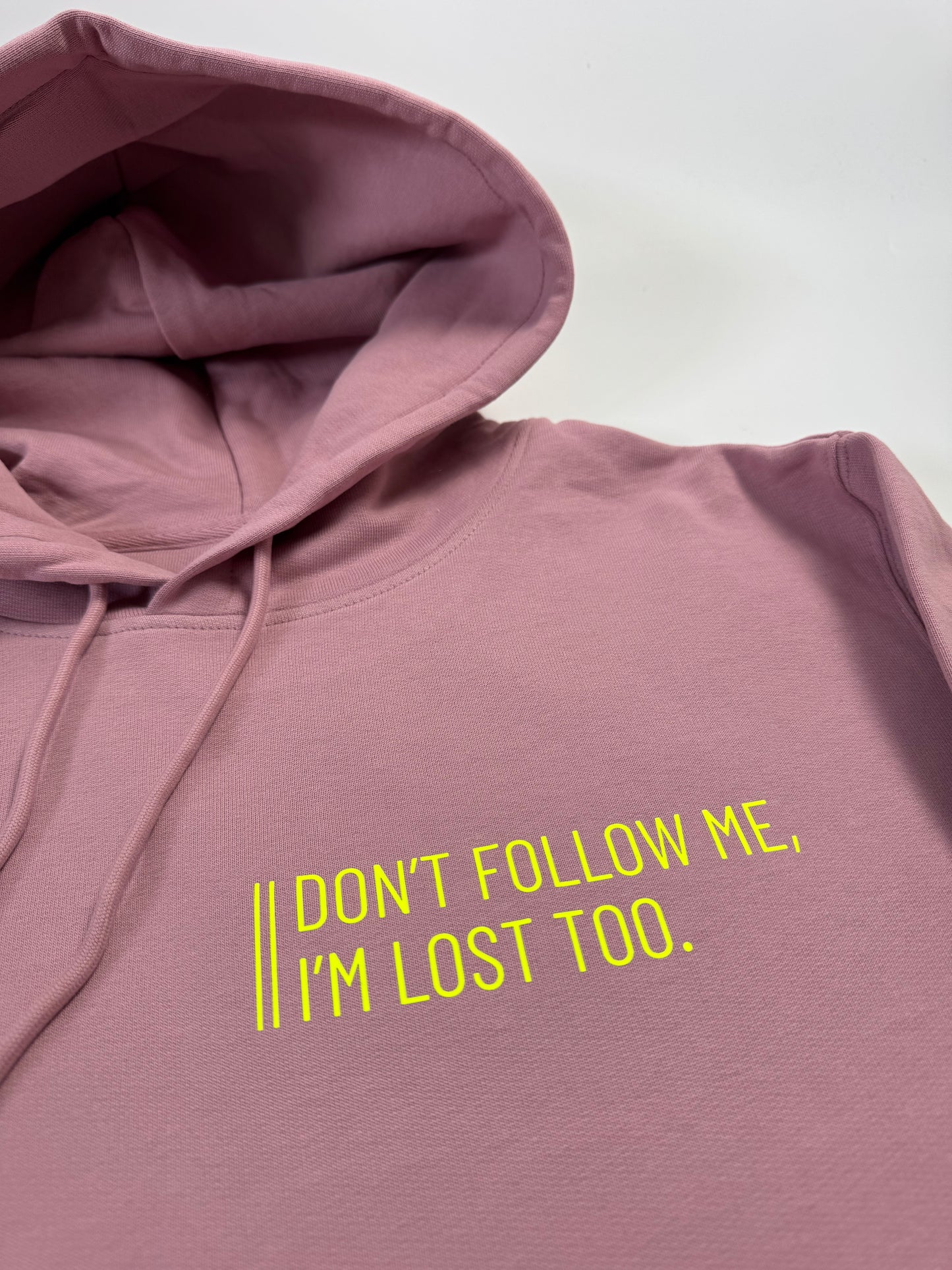 Hoodie Unisex 'Don't follow me, I'm lost too..': Rosalila / Neon Gelb