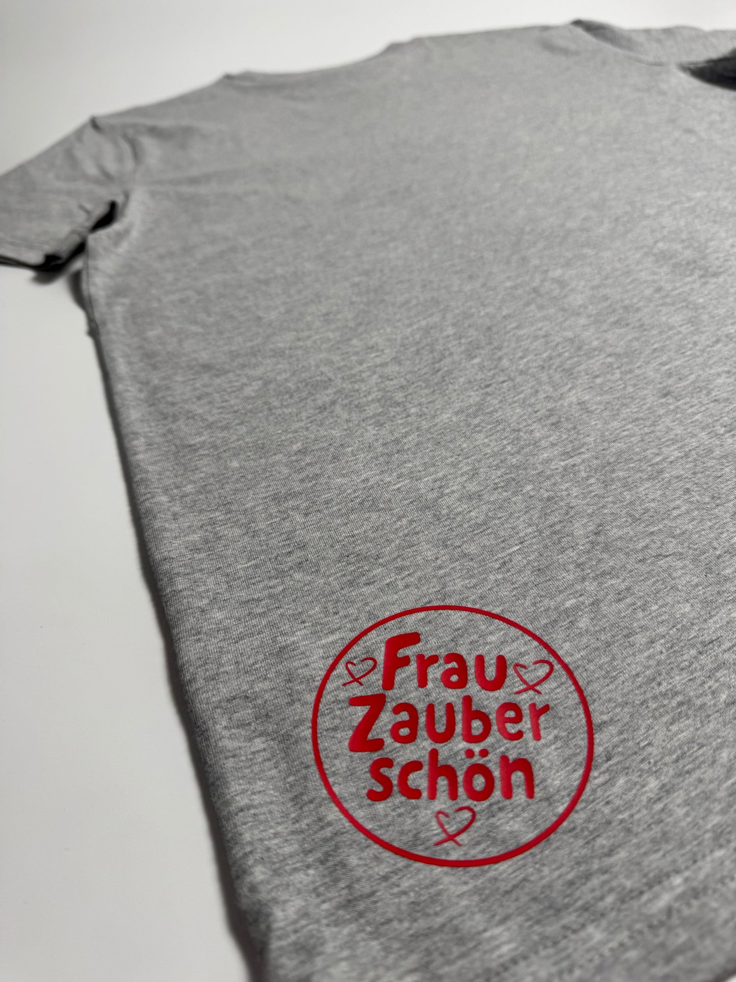 T-Shirt Unisex, Frau Zauberschön, Grau / Rot