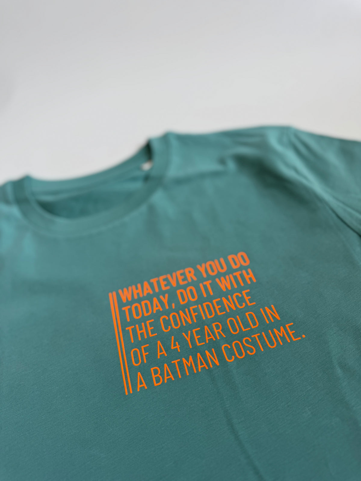 T-Shirt Unisex, ‚…batman…‘, Ocean Blue / Neon Orange