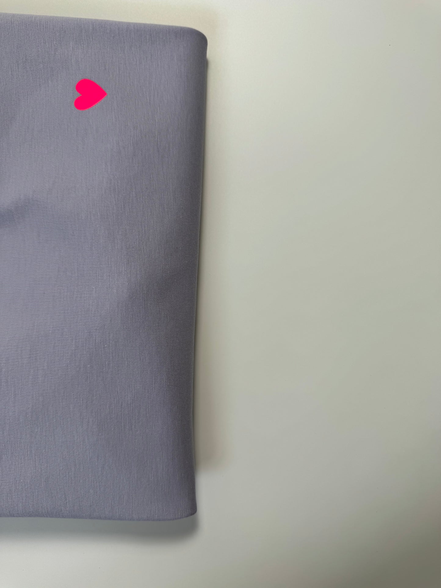 T-Shirt Frauen Herzdruck (B): Lila / Neon Pink
