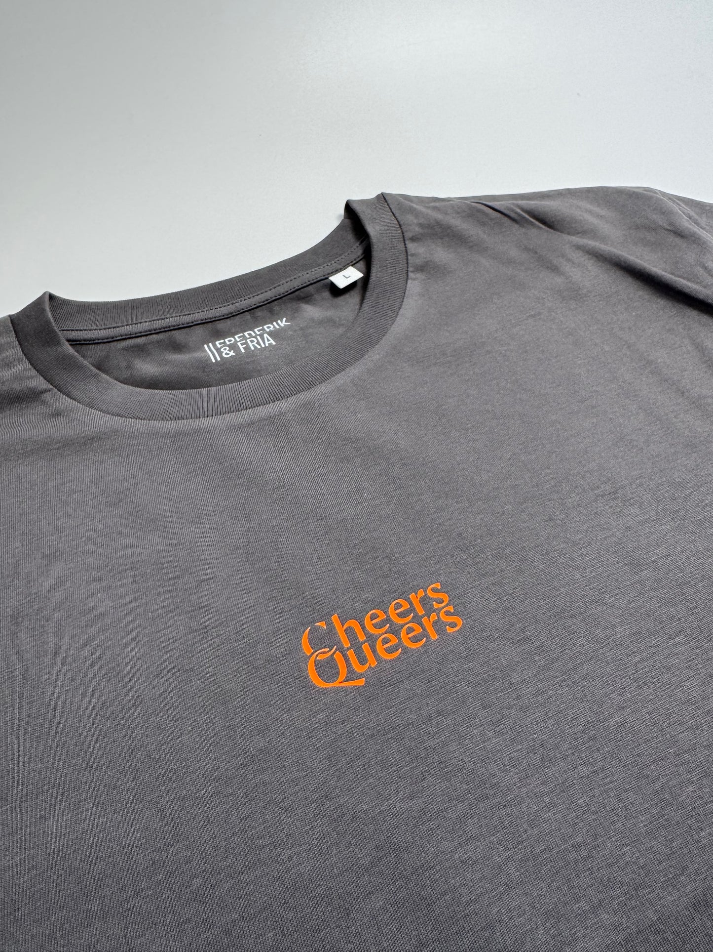 T-Shirt Unisex 'Cheers Queers': anthrazit / neon orange
