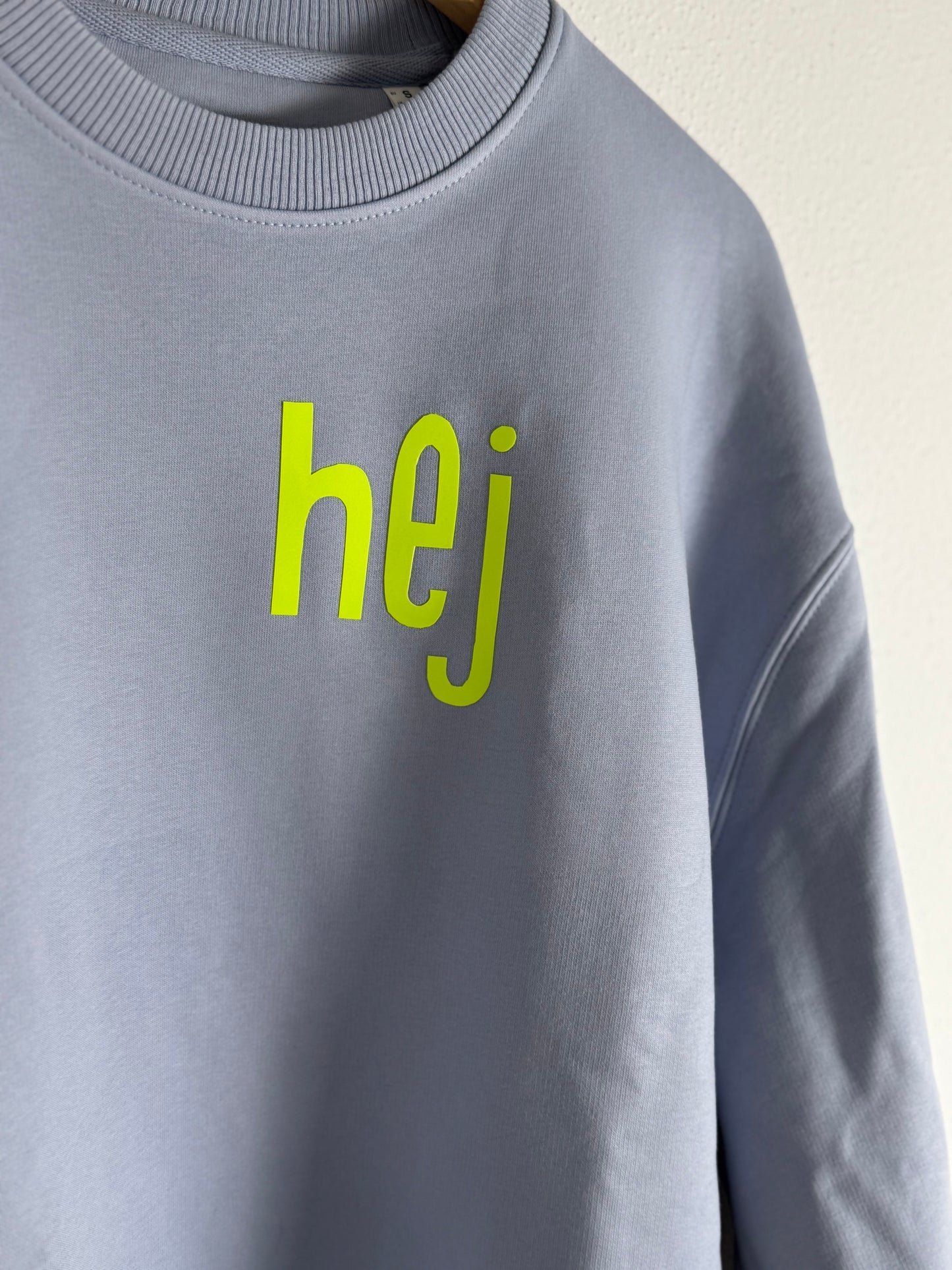 OVERSIZE Sweatshirt Frauen 'hej‘: Serene Blue / Neon Gelb